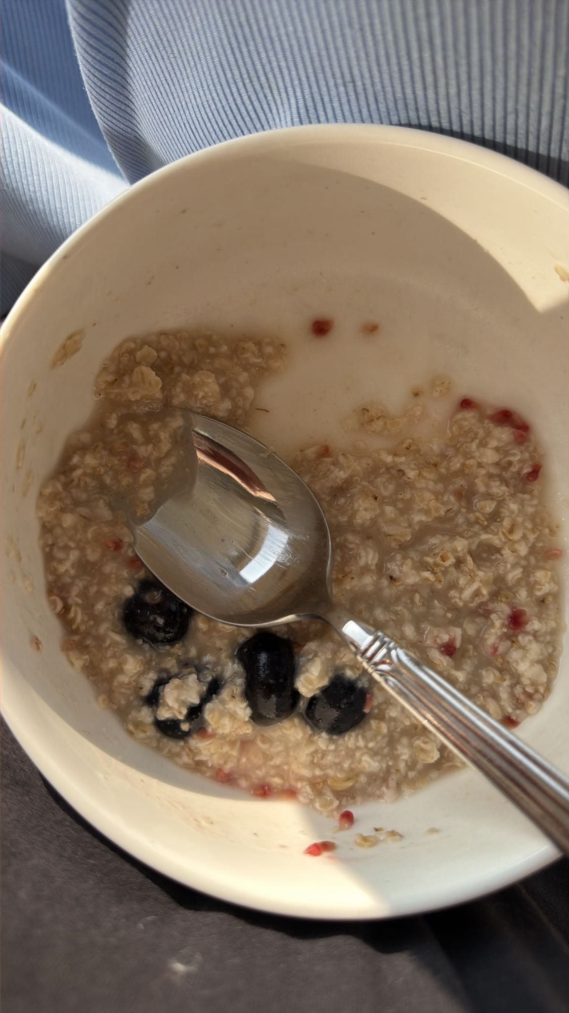 Berry oatmeal bowl