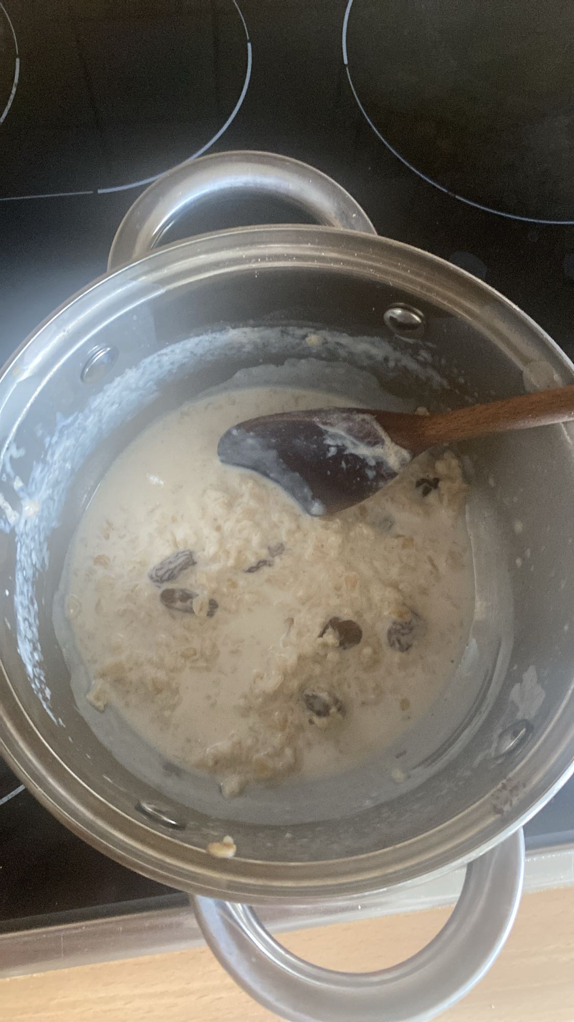 owsianka z rodzynkami