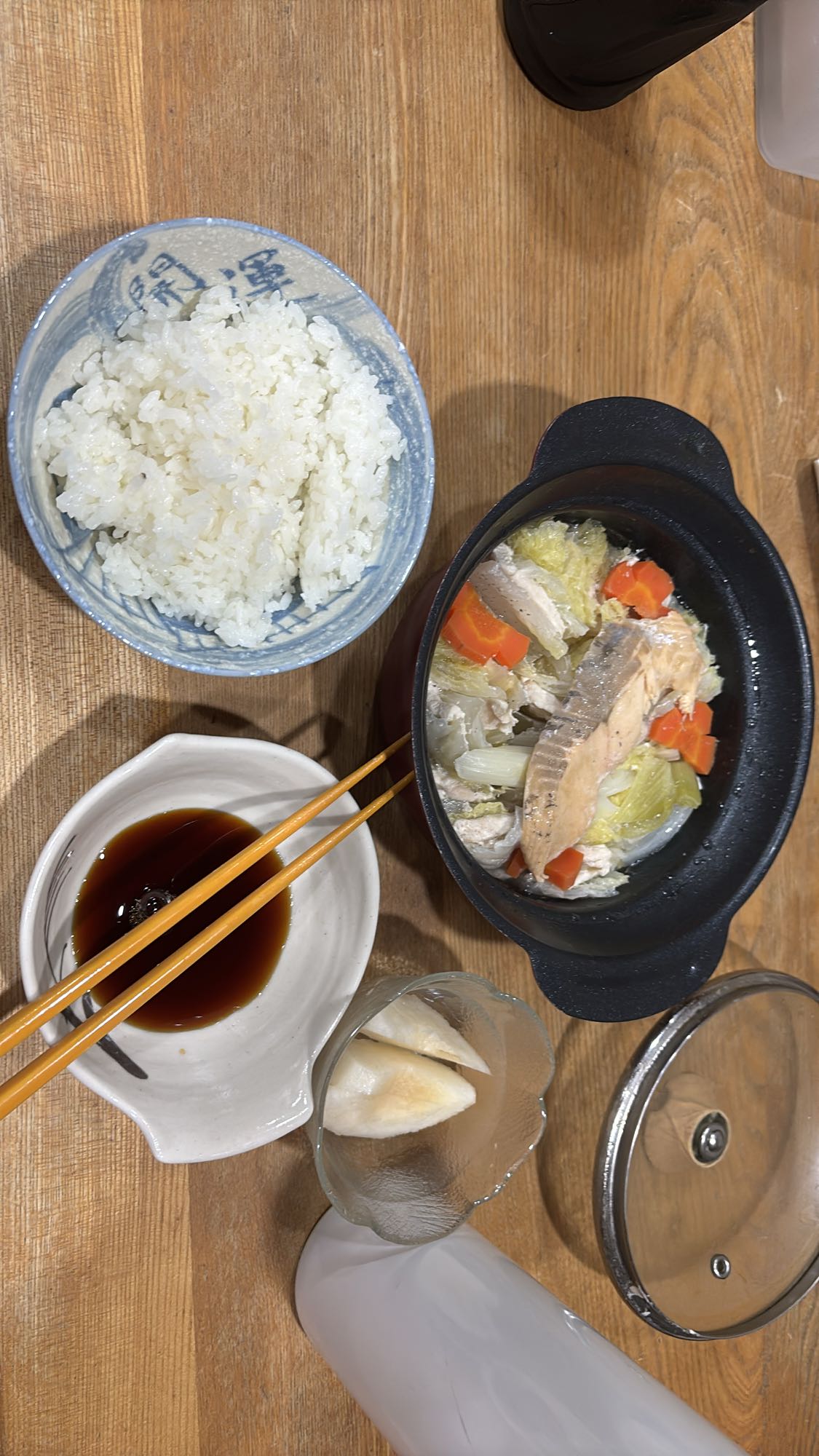 鮭の鍋とご飯セット