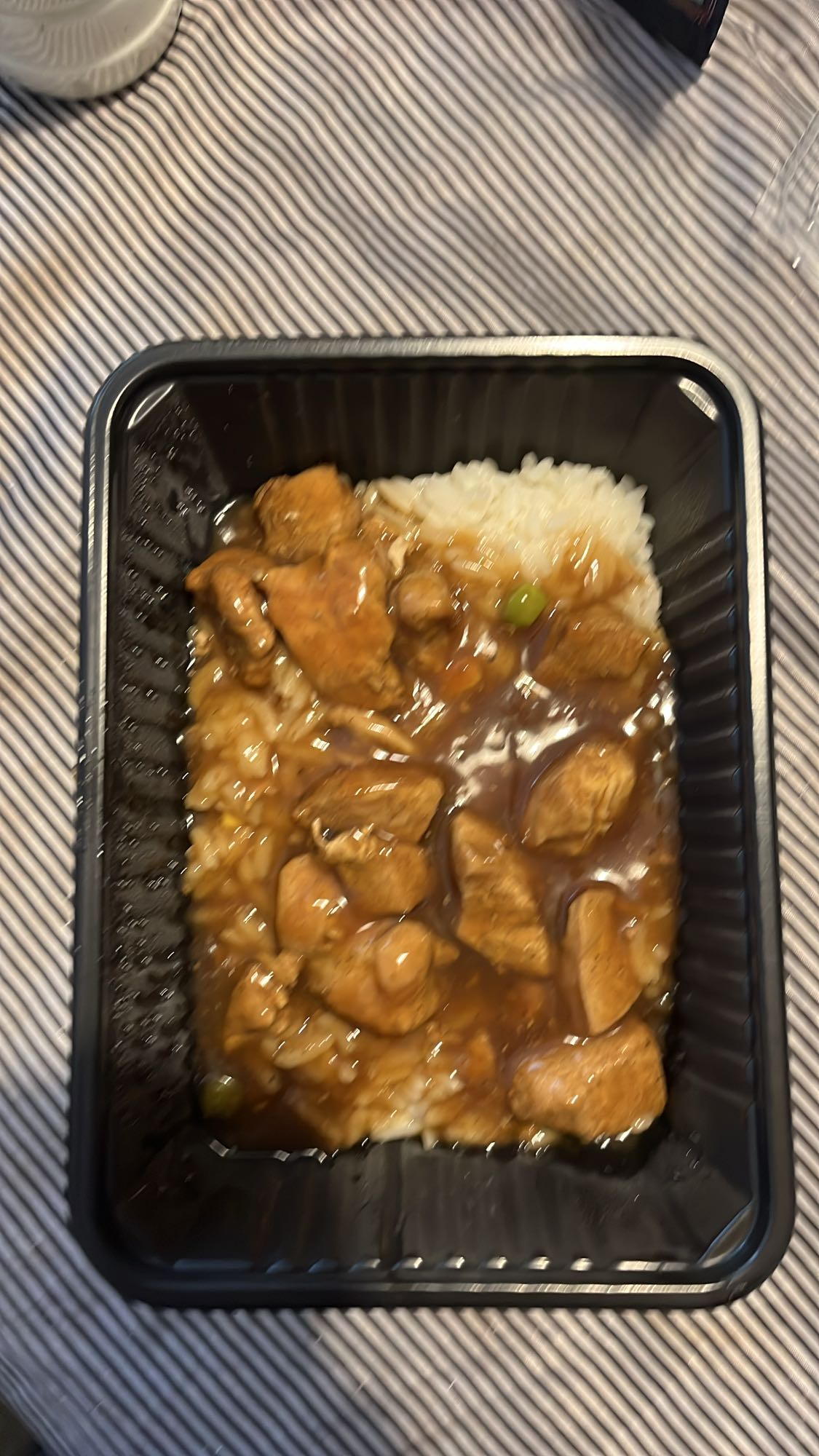 Пиле с ориз и сос