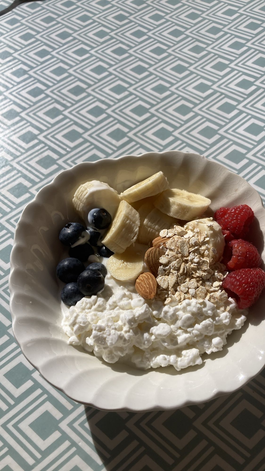 Kesoblandning med frukt