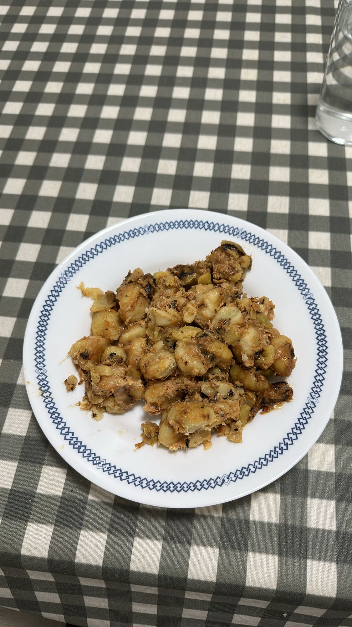 Atún con ñoquis y calabacín