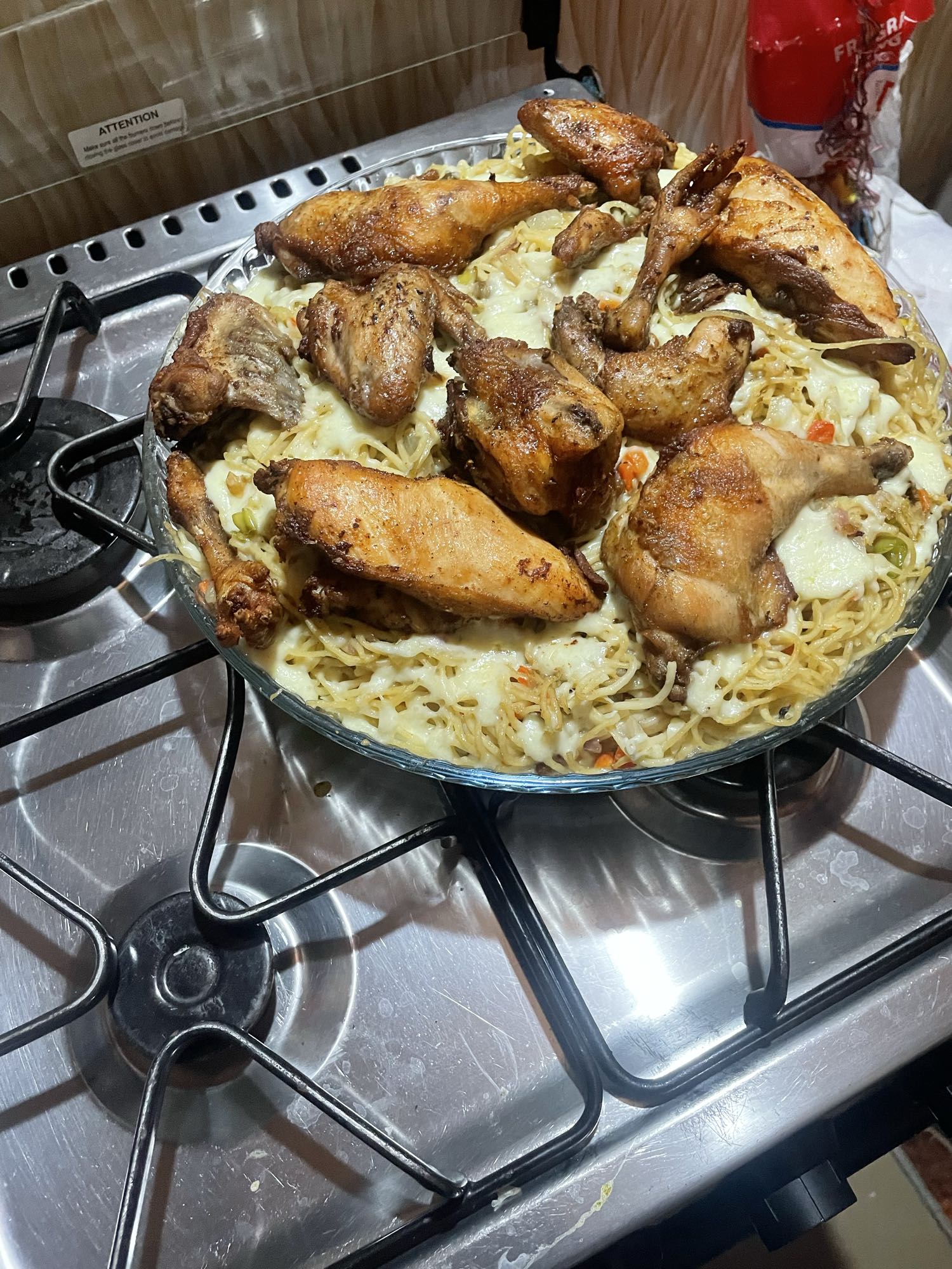 Poulet rôti avec nouilles