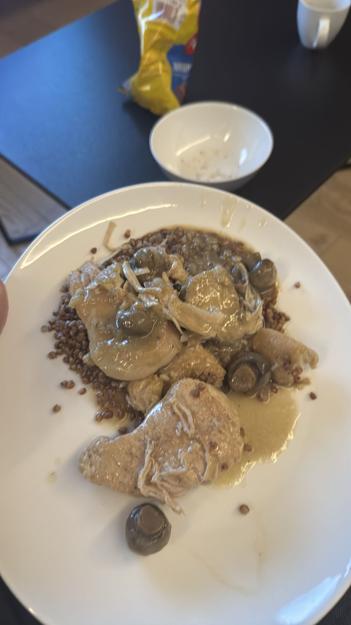 Kurczak z kaszą i pieczarkami