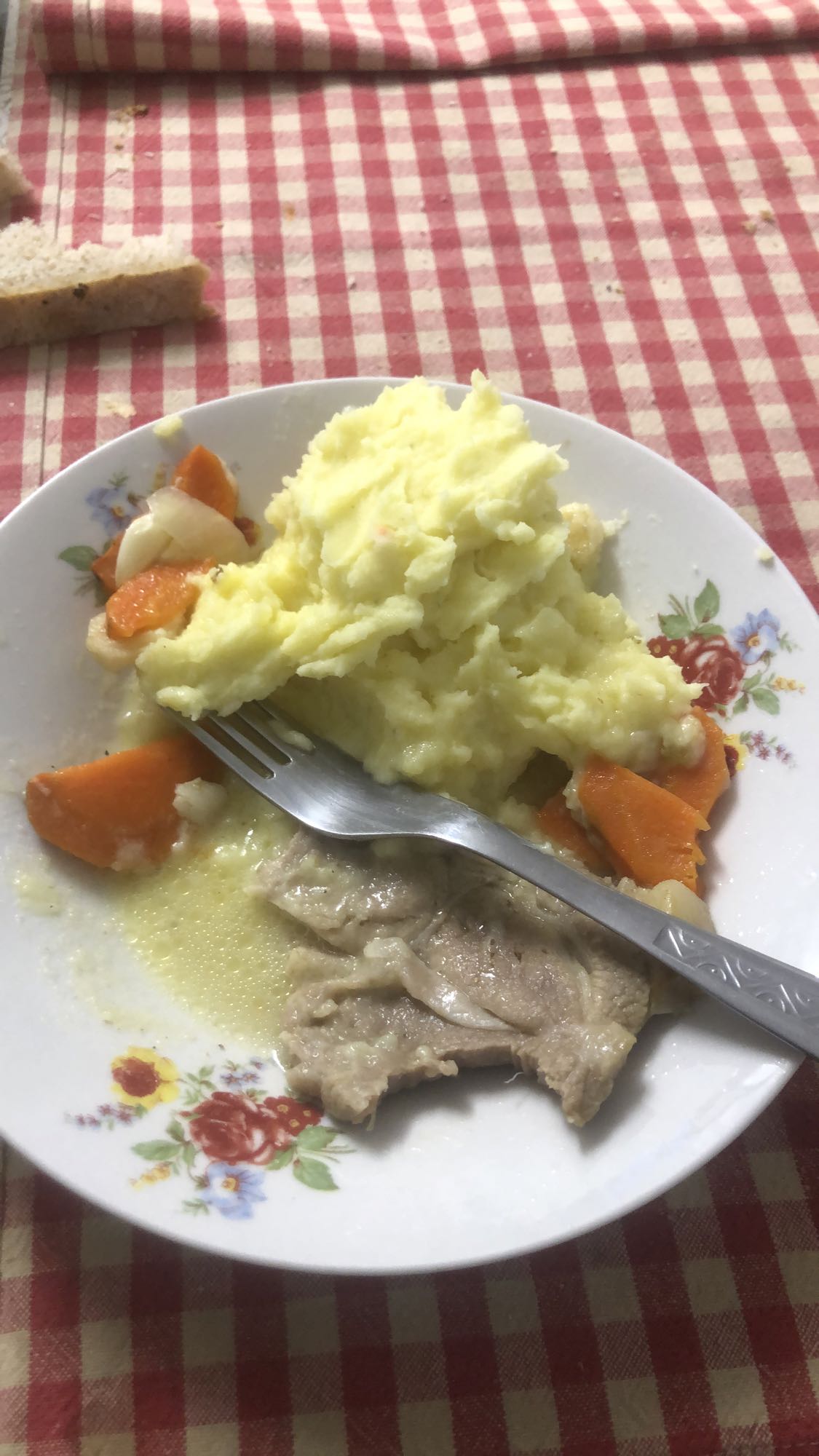 Piure cu carne și legume