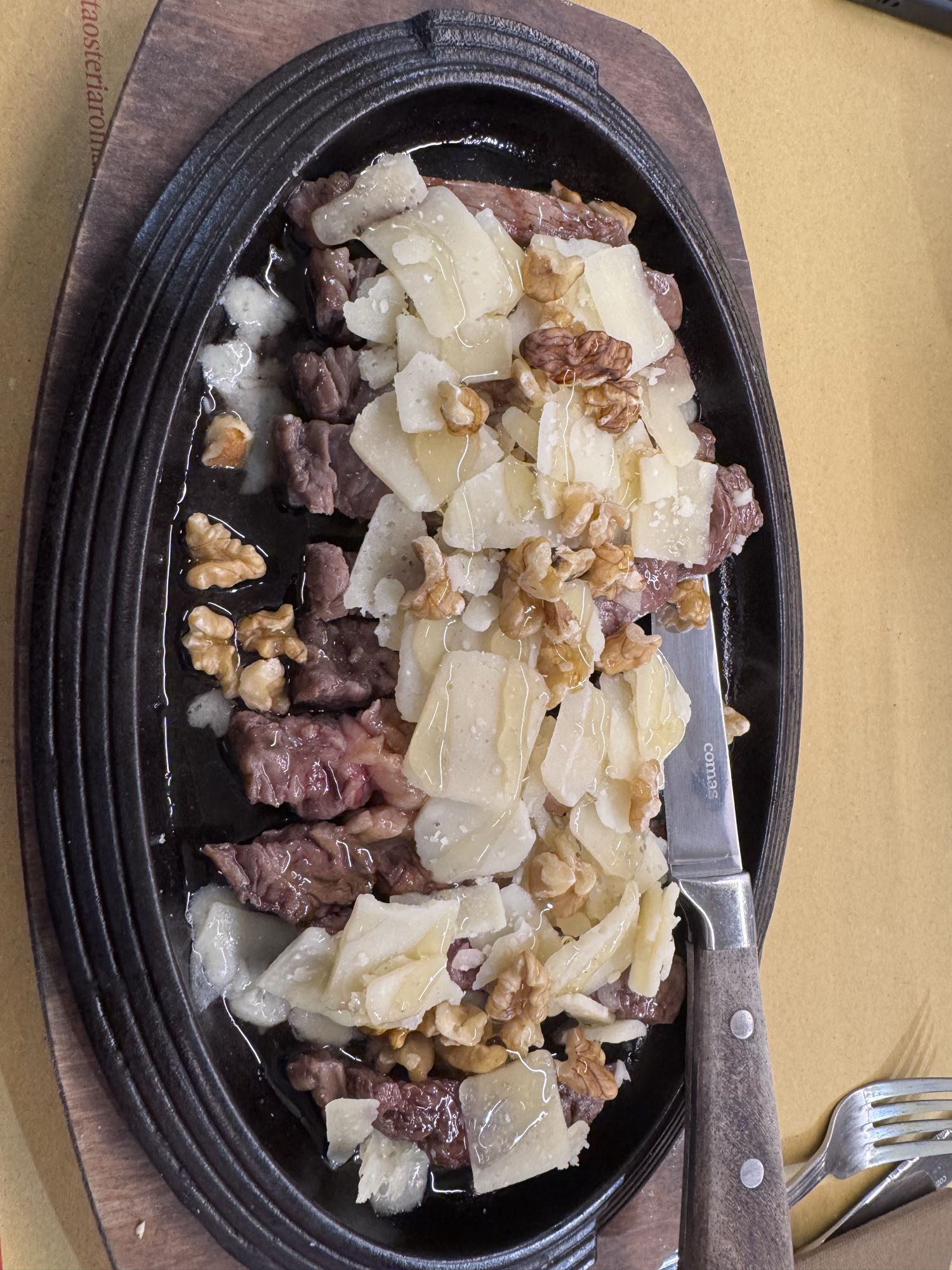 Tagliata con Parmigiano e Noci