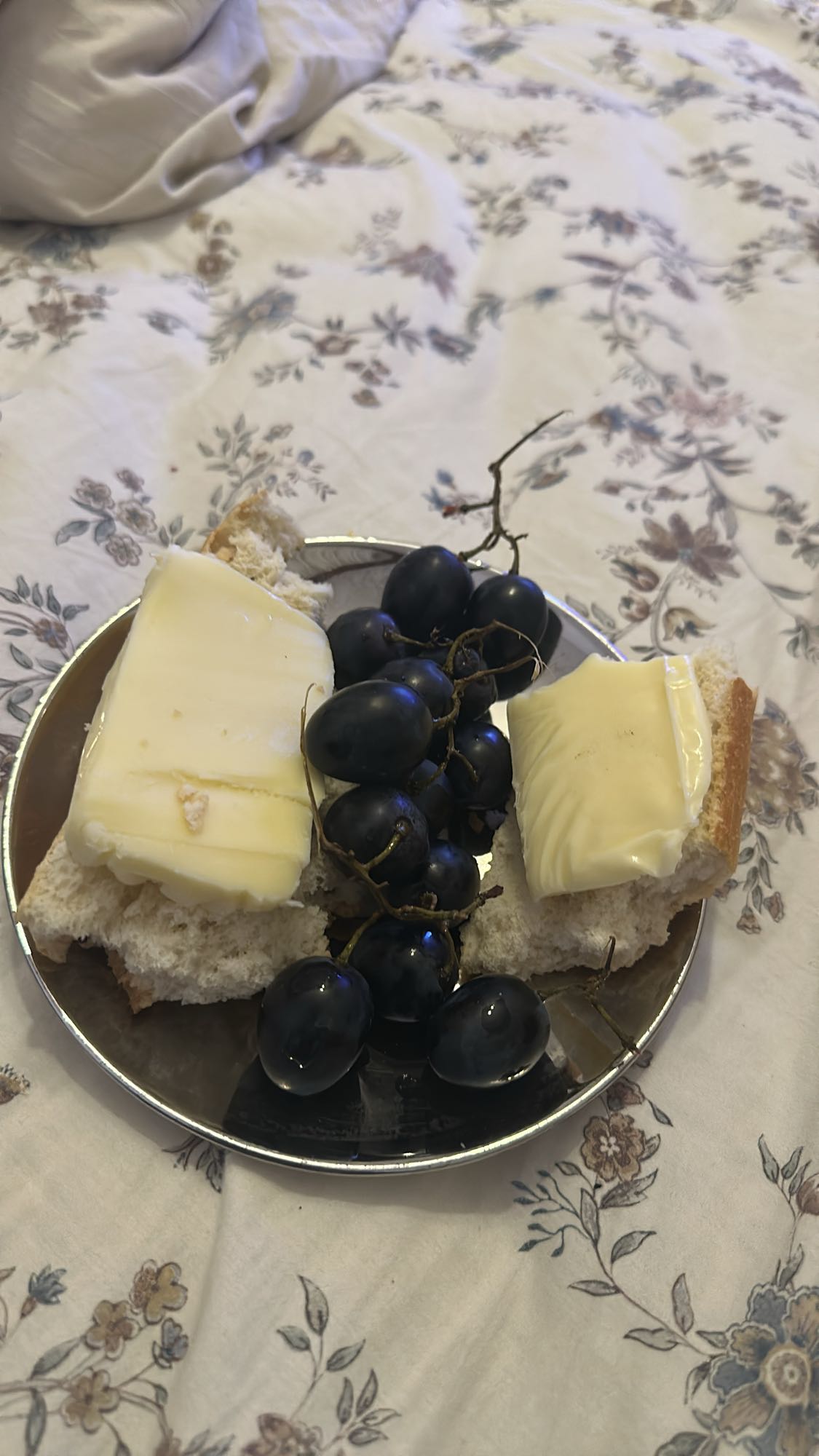 Bread, Cheese & Grapes