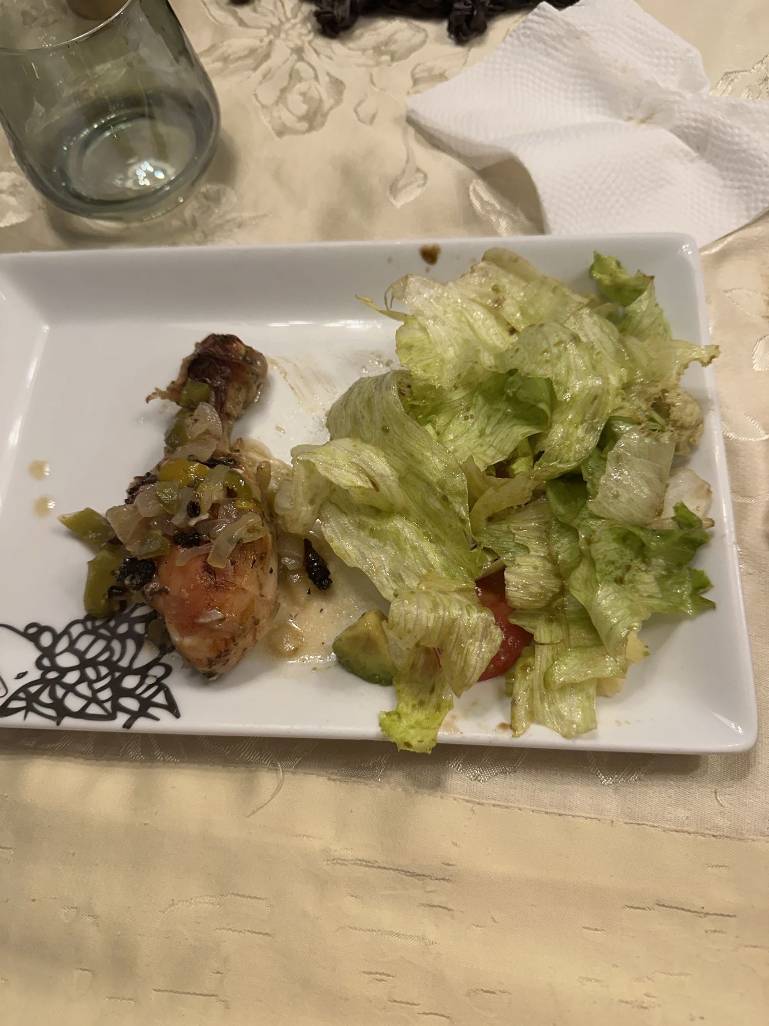 Pollo con ensalada fresca