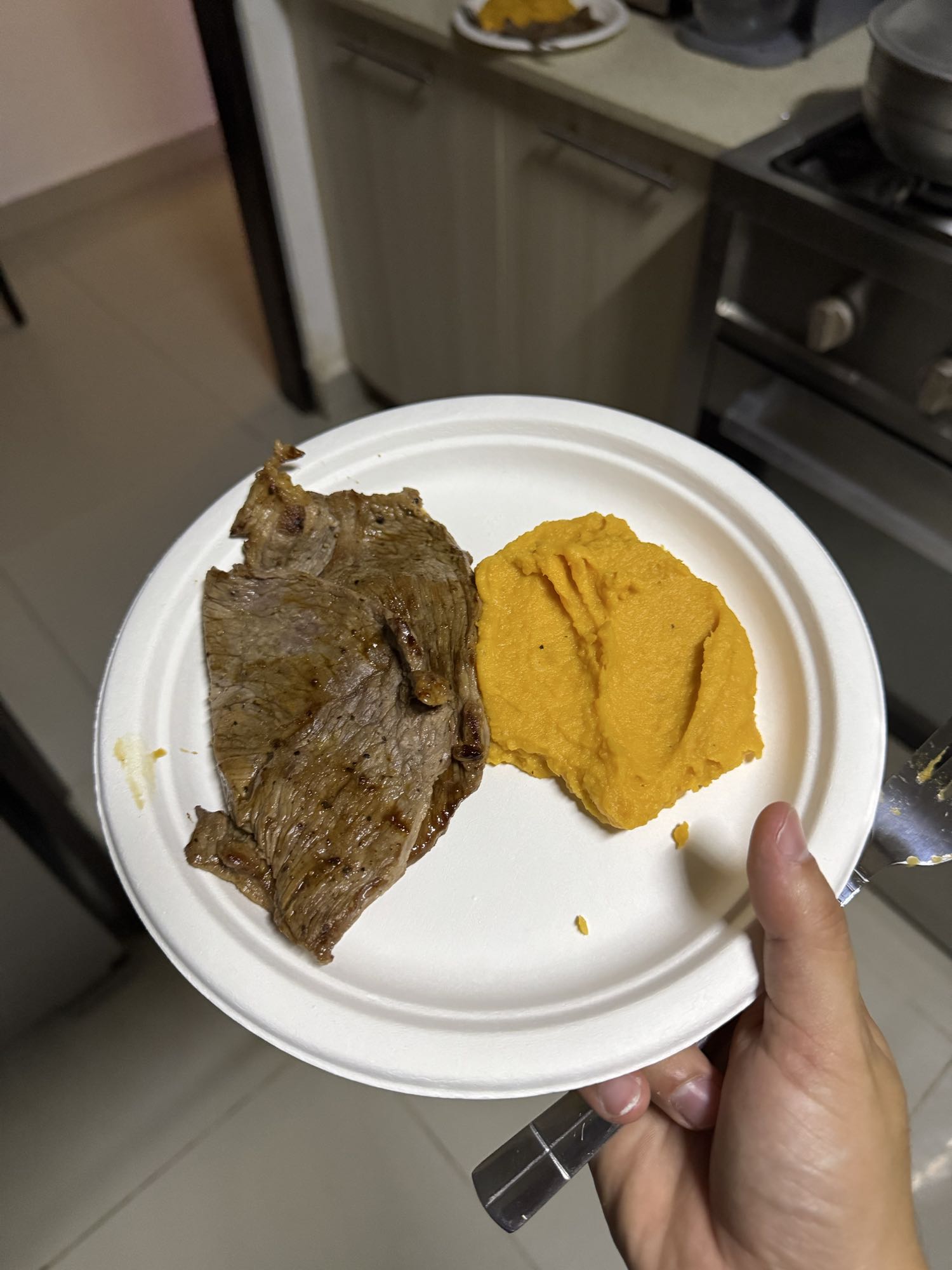 Carne con puré de zanahoria