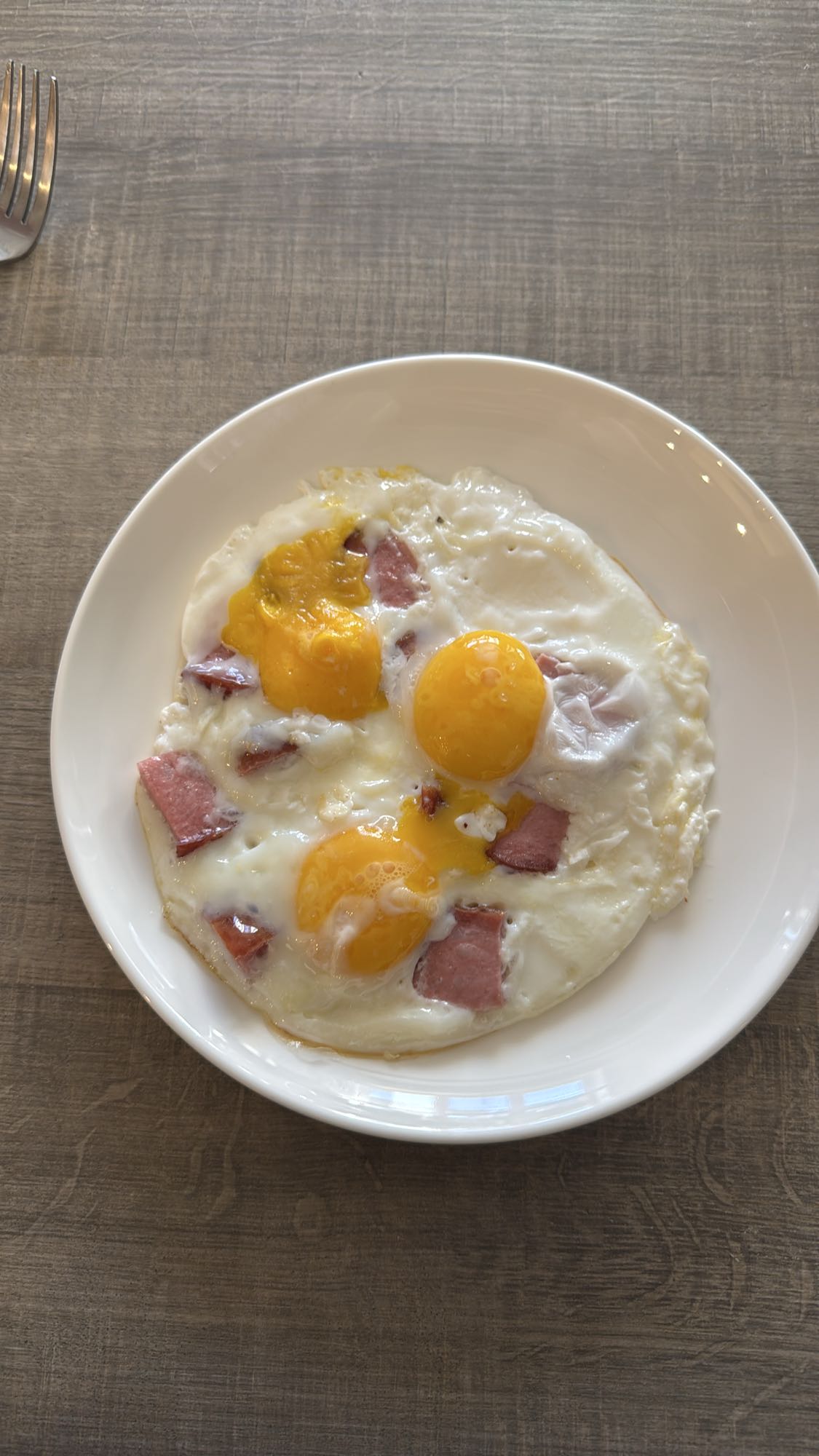 яичница с ветчиной