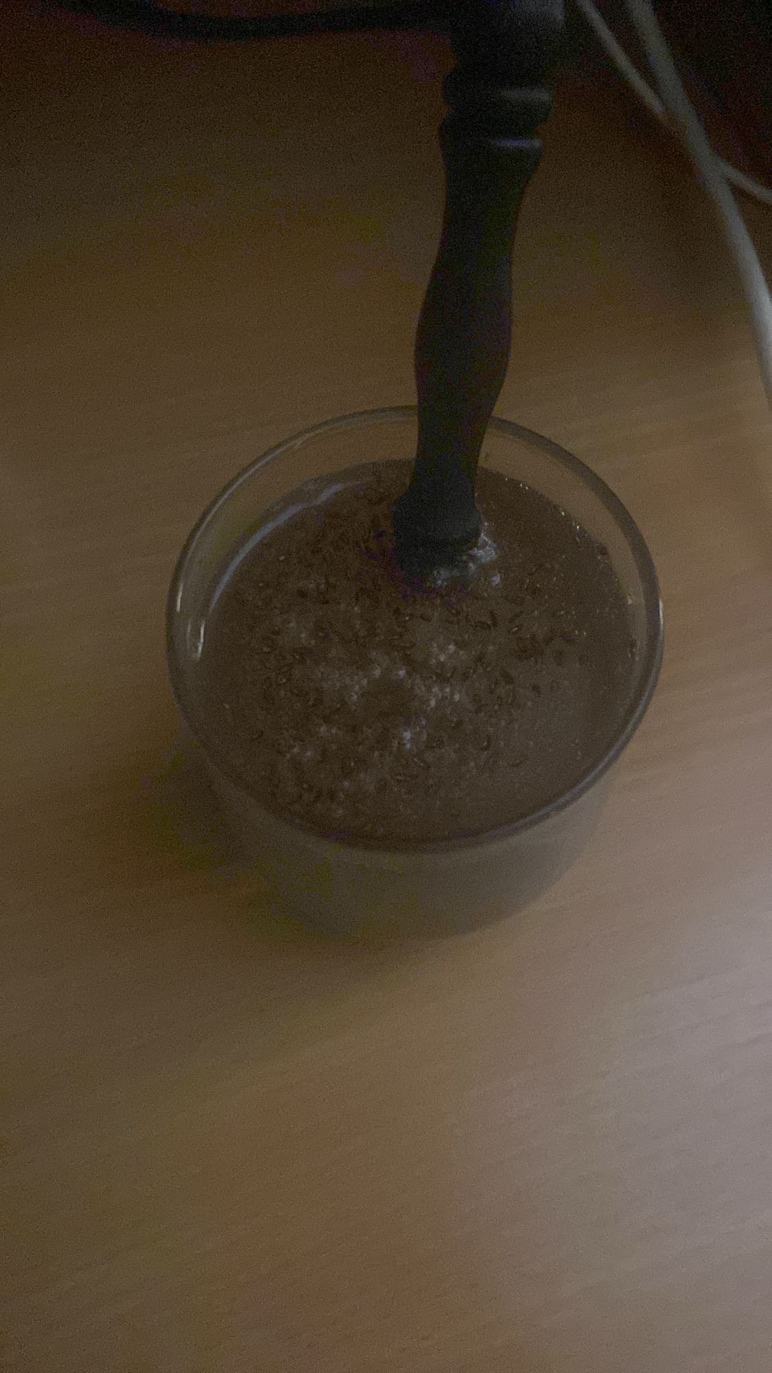 czekoladowy pudding chia z błonnikiem i wodą