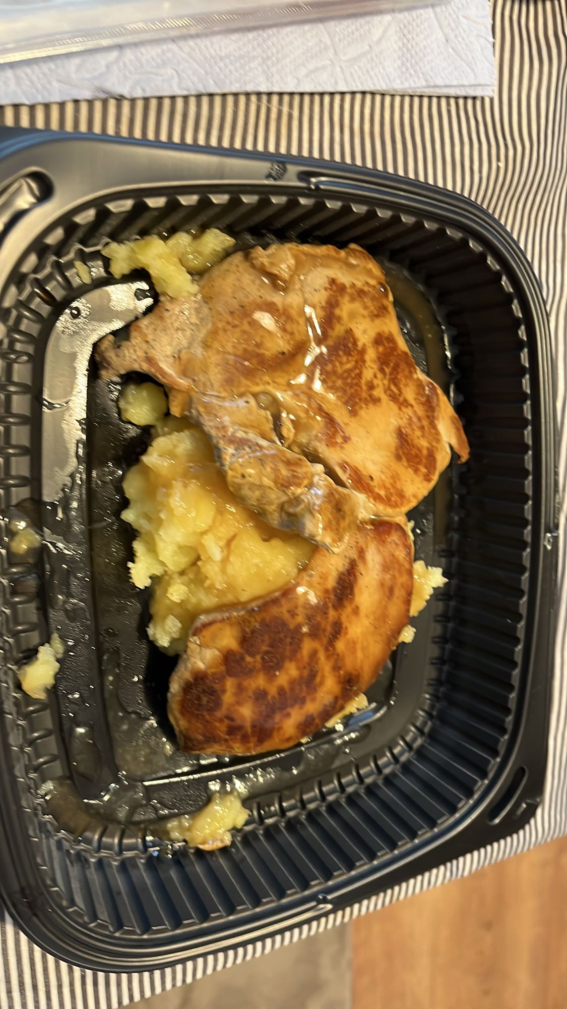 Свинско с картофено пюре