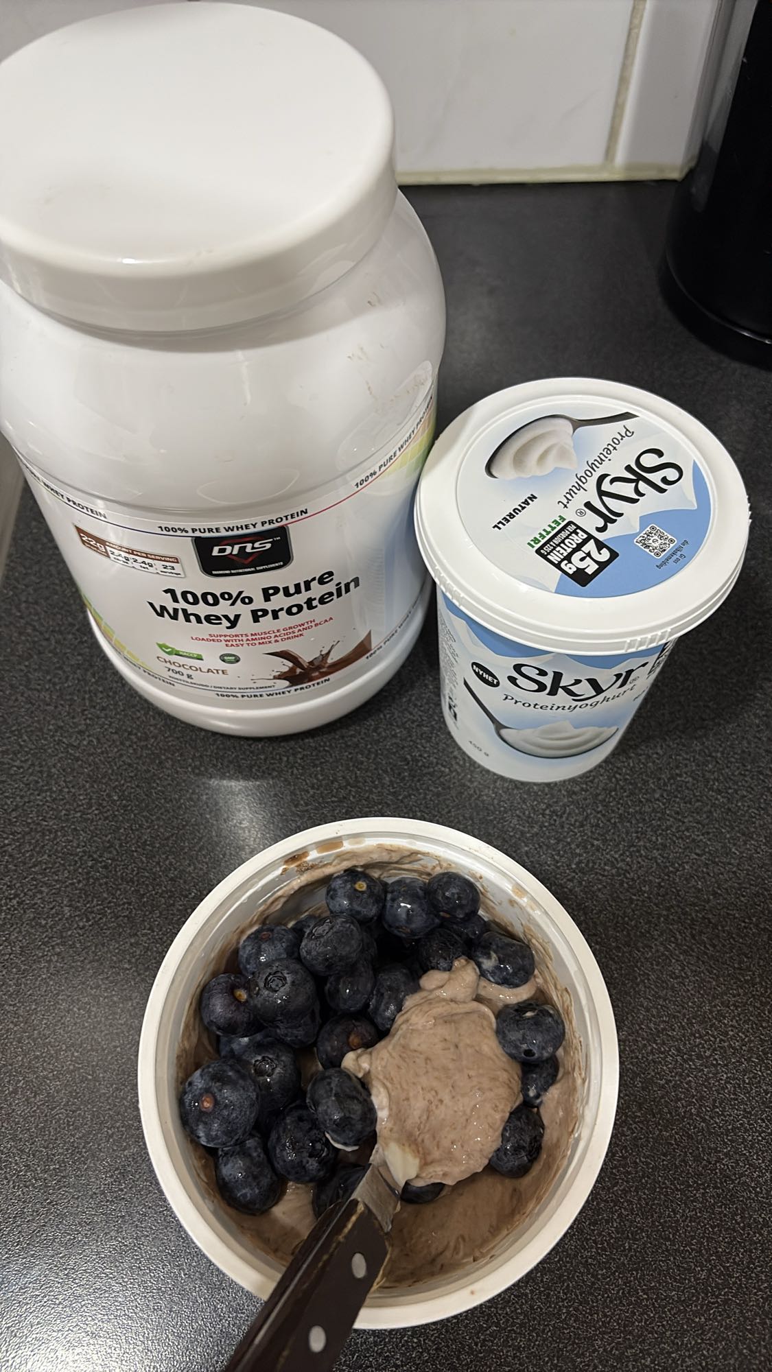 Skyr med blåbær og protein