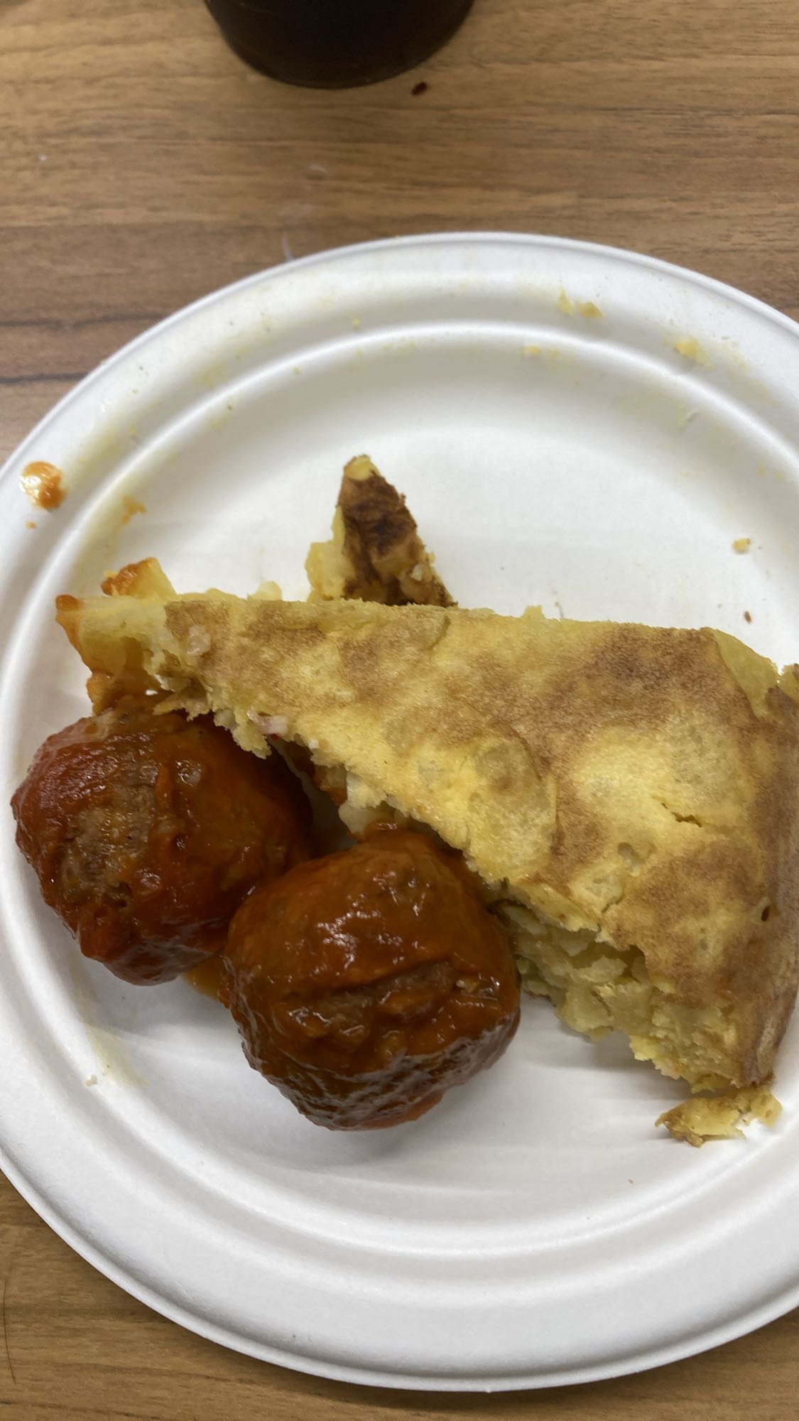 Köttbullar och potatisomelett