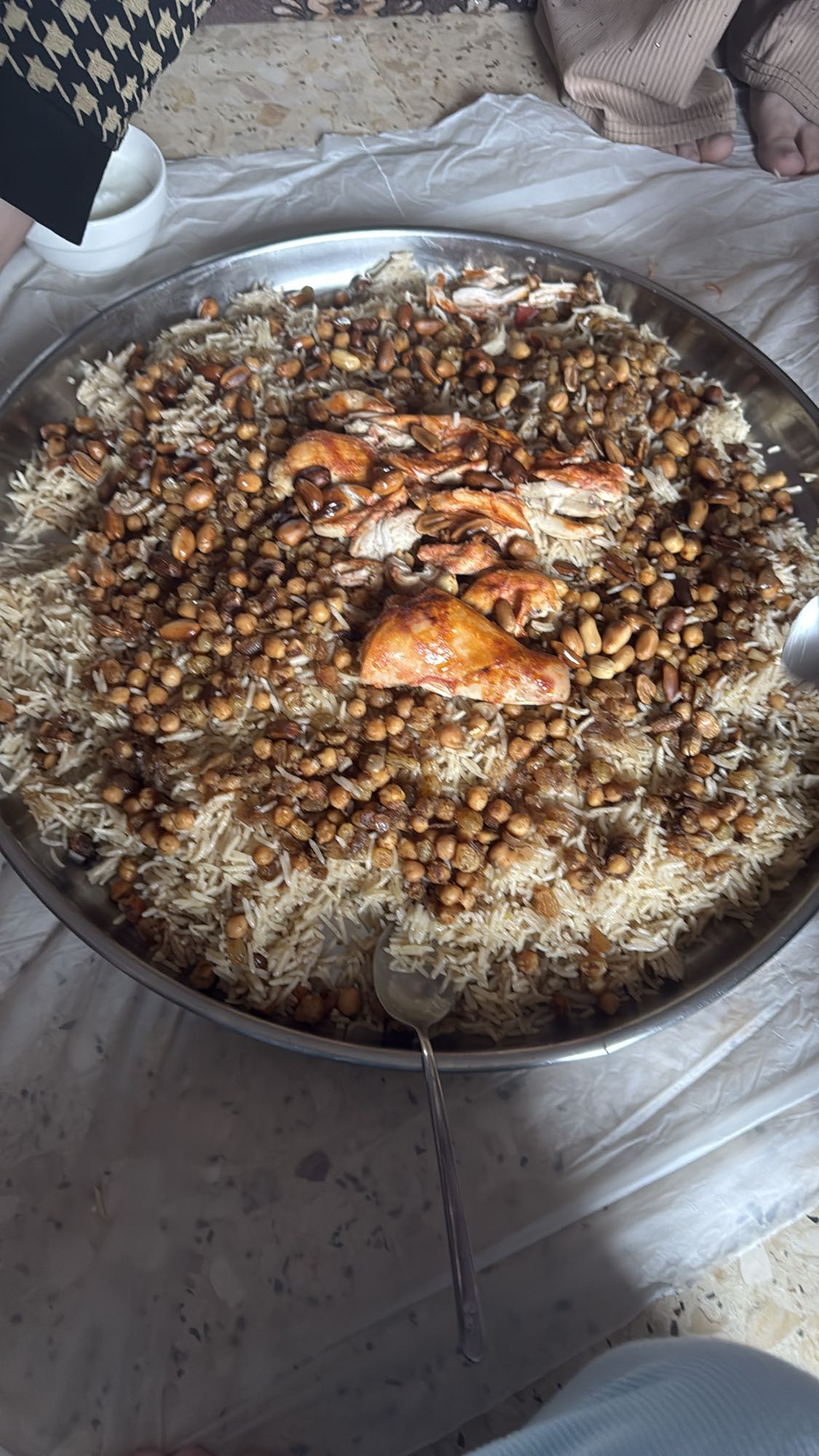 Chicken rice with nuts