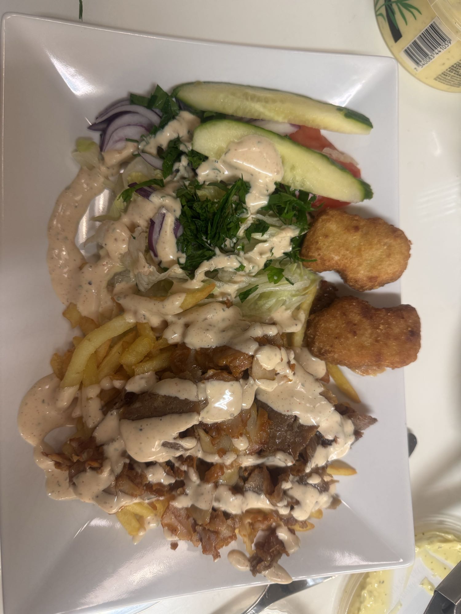 Kebabtallrik med sås