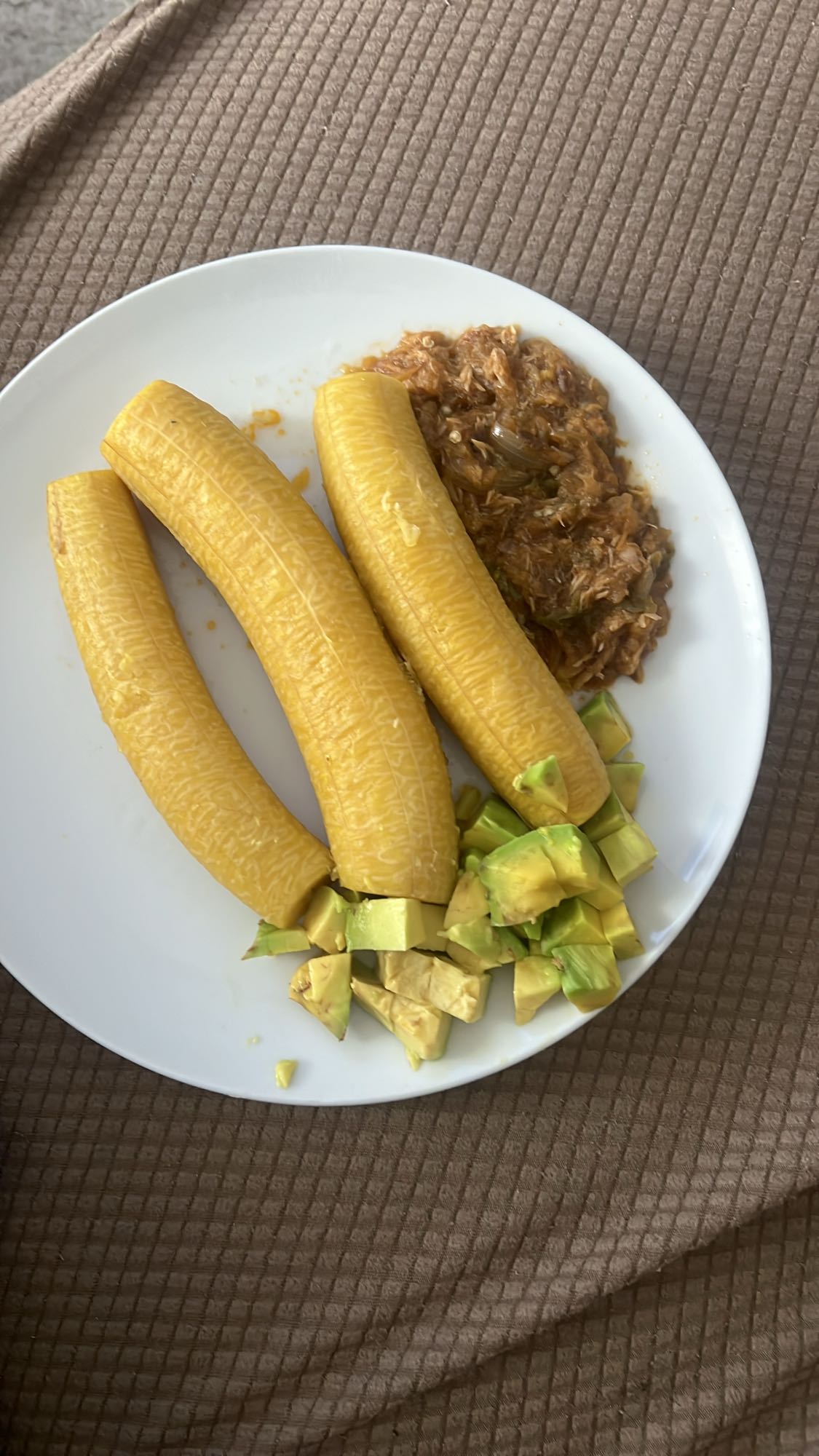 Plantains avocat et poisson