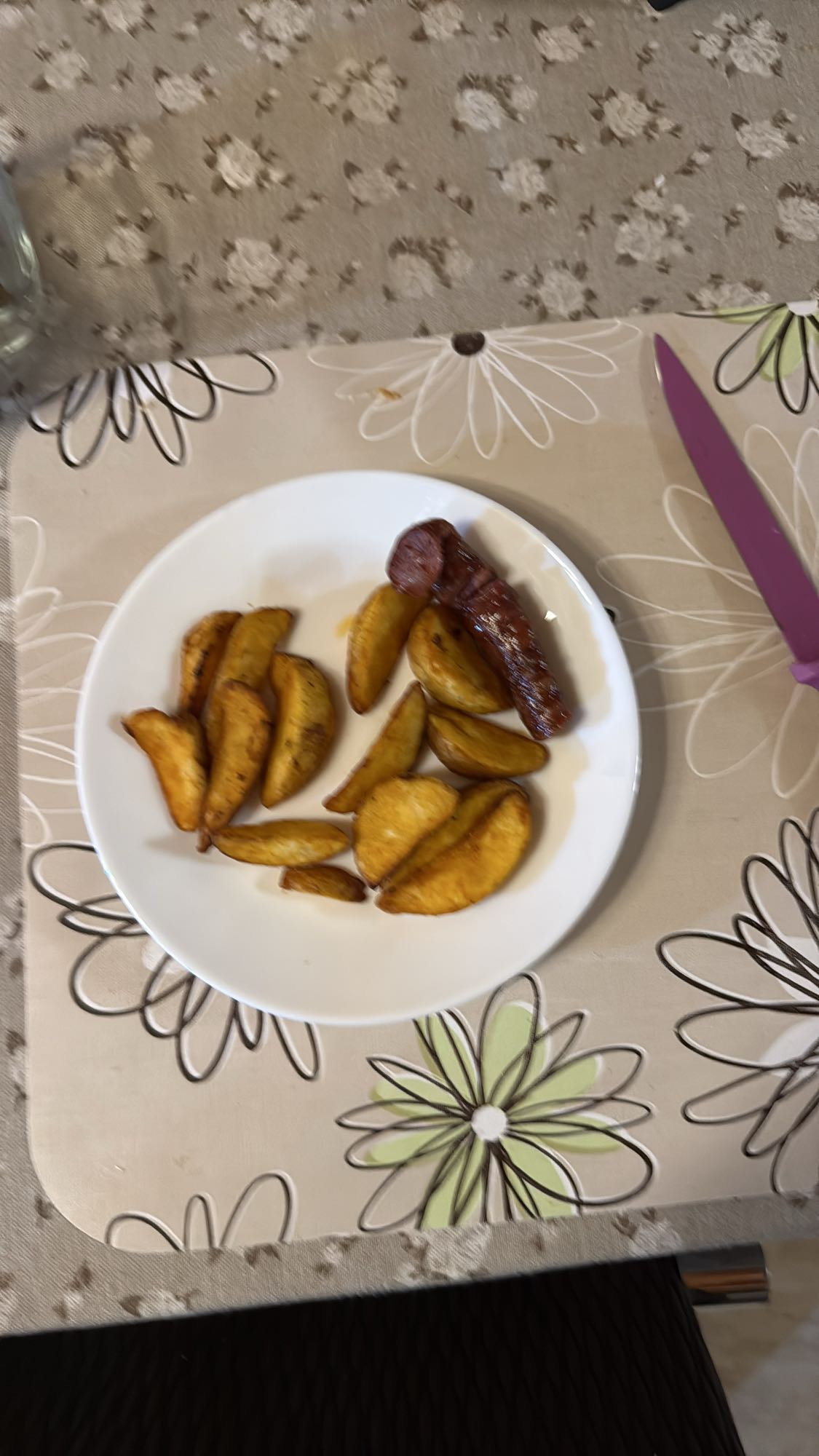 Cartofi prăjiți cu cârnat