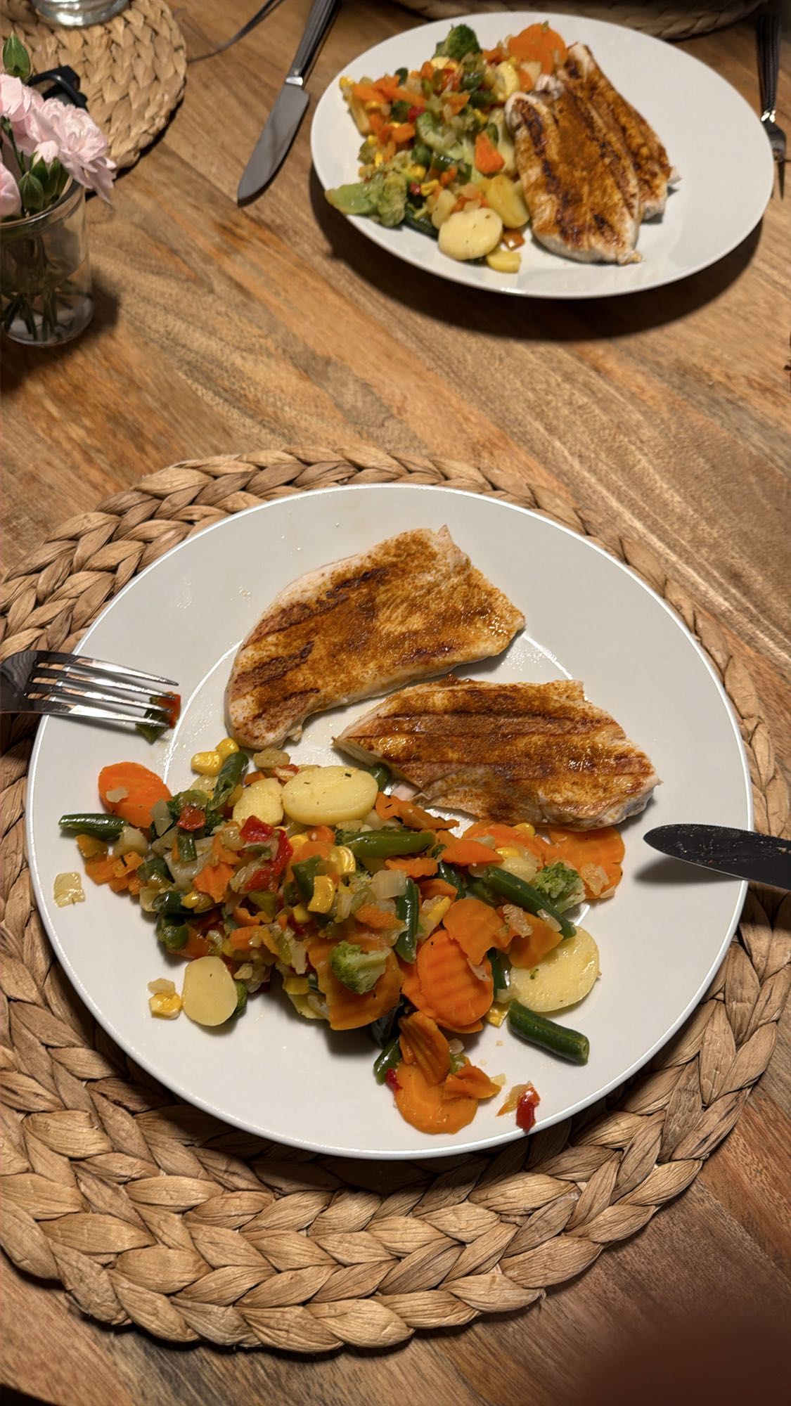 Grillowana pierś z warzywami