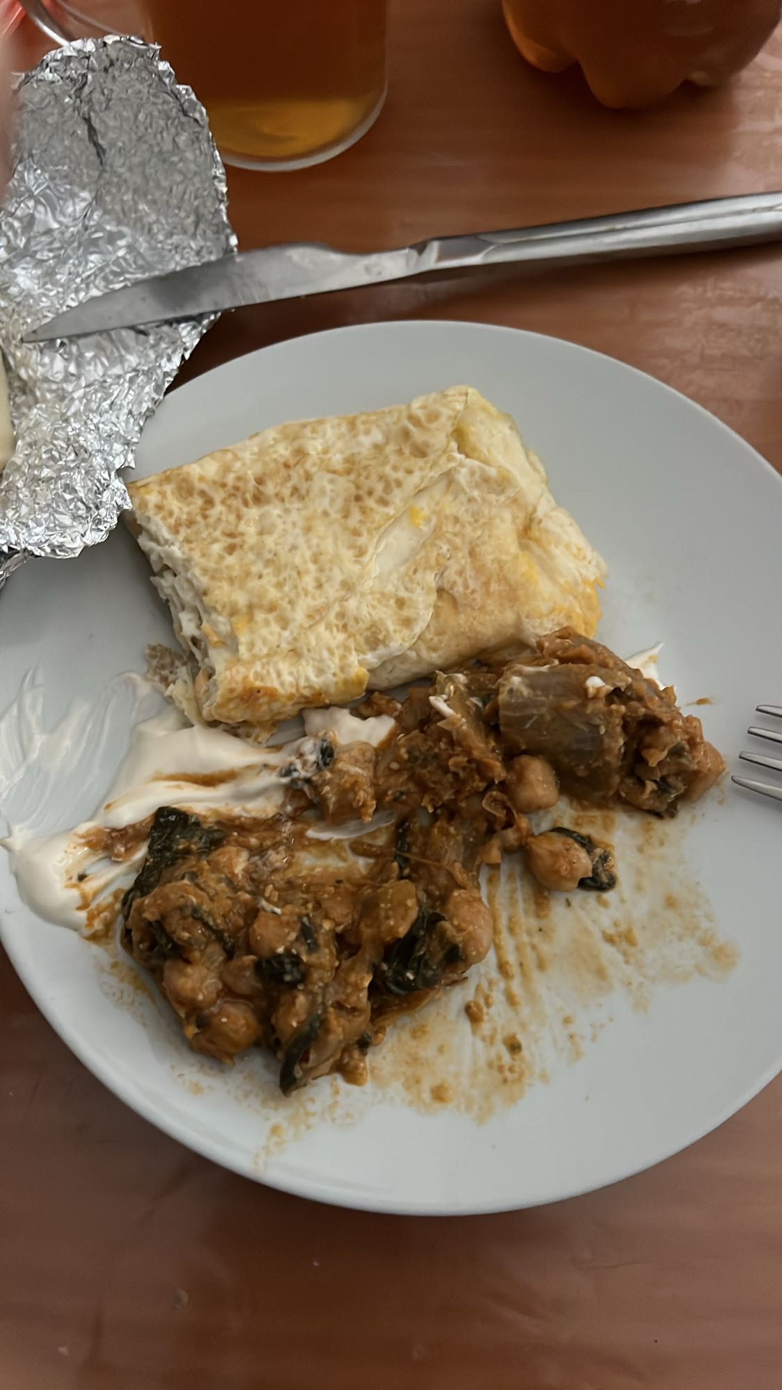 Wrap con guiso y crema