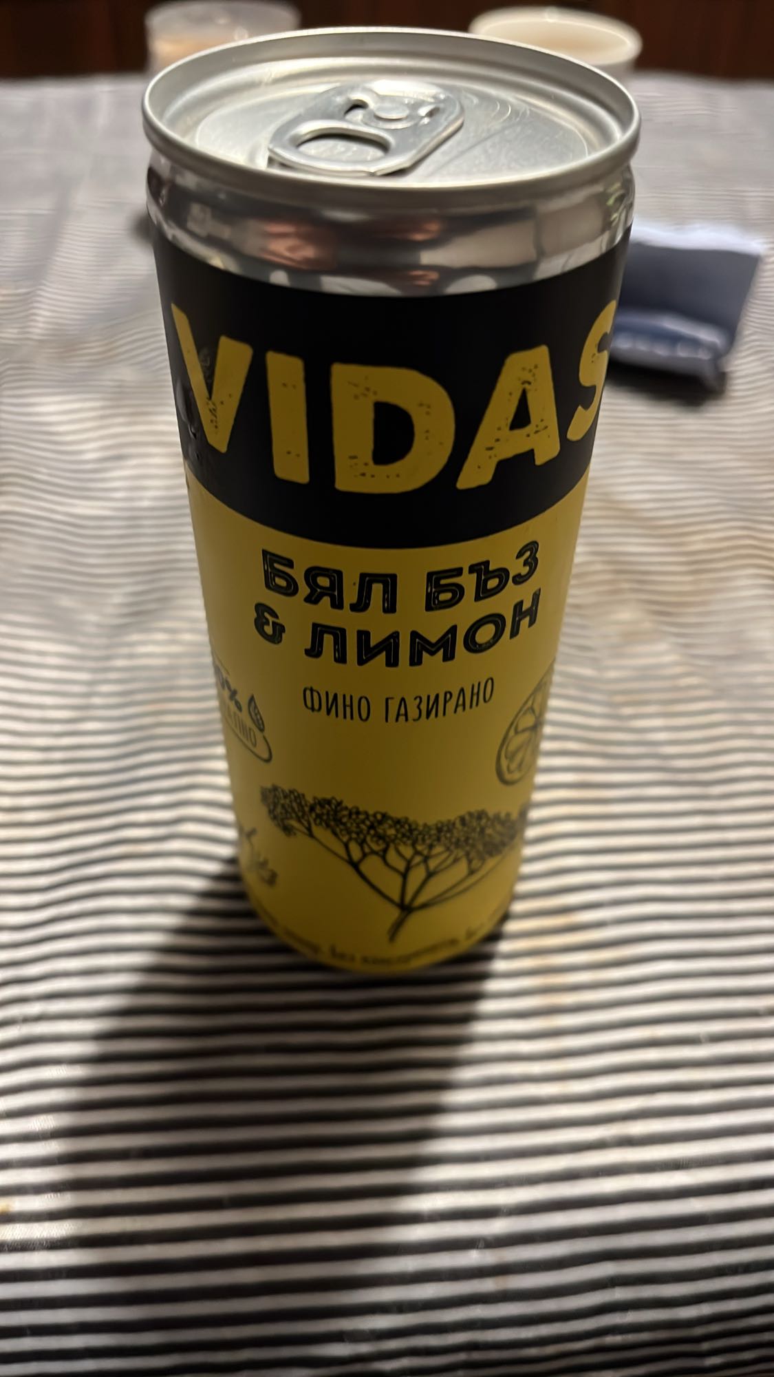 Бял бъз и лимон сода