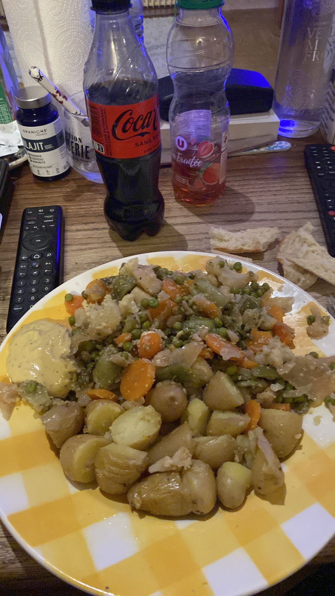 Légumes, pommes de terre, sauce