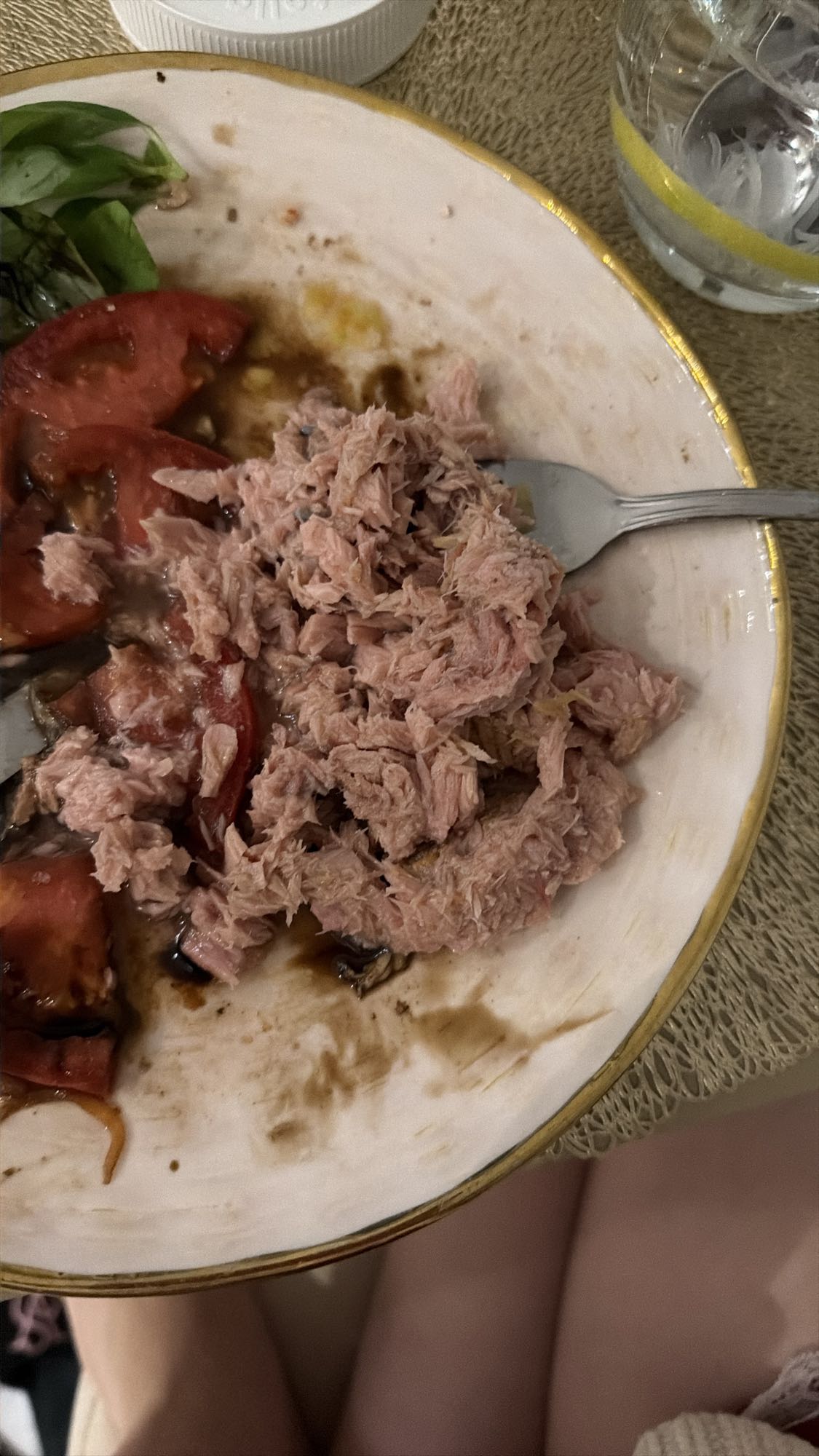 салат с тунцом