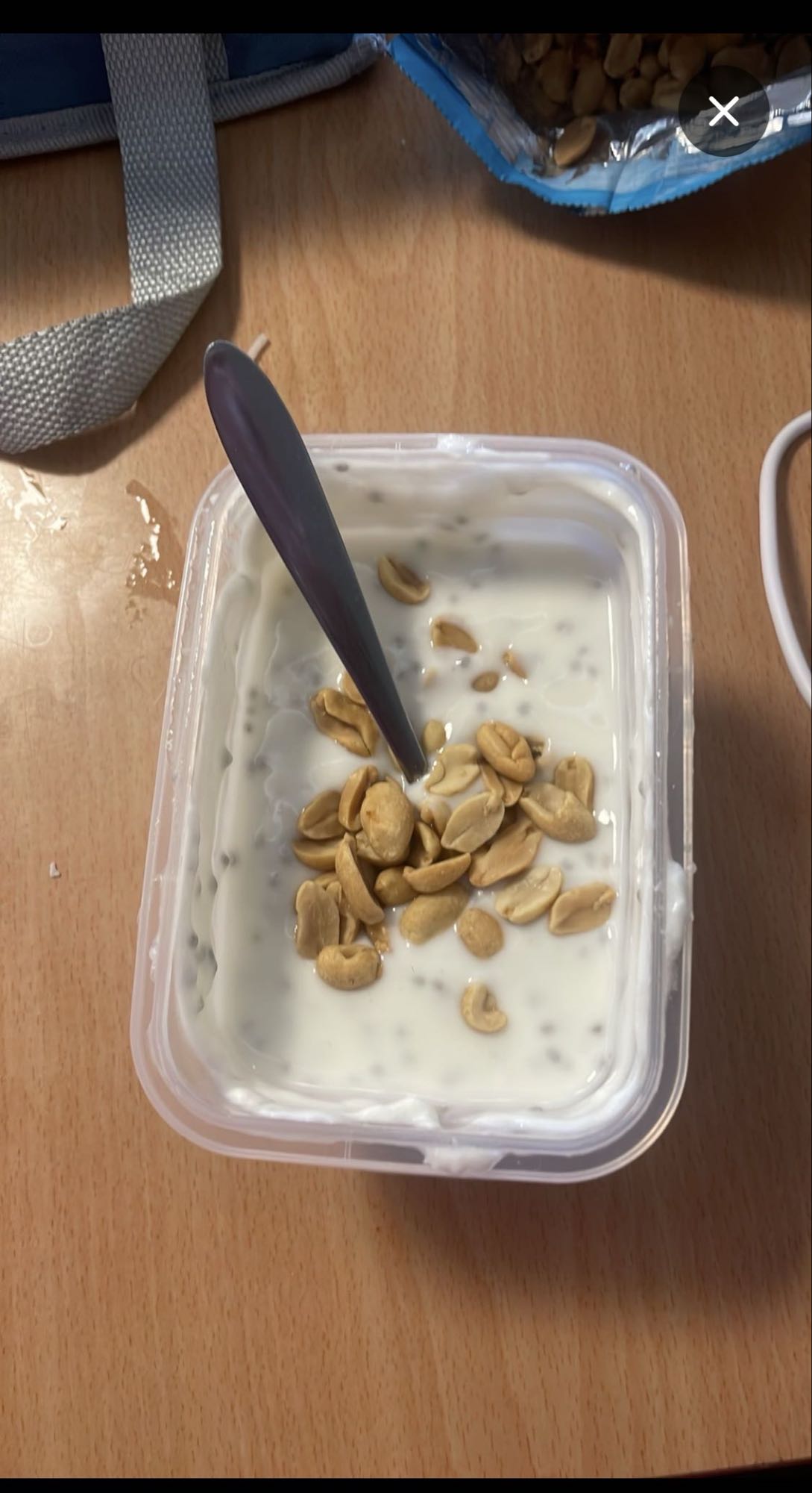 Yaourt aux graines et cacahuètes