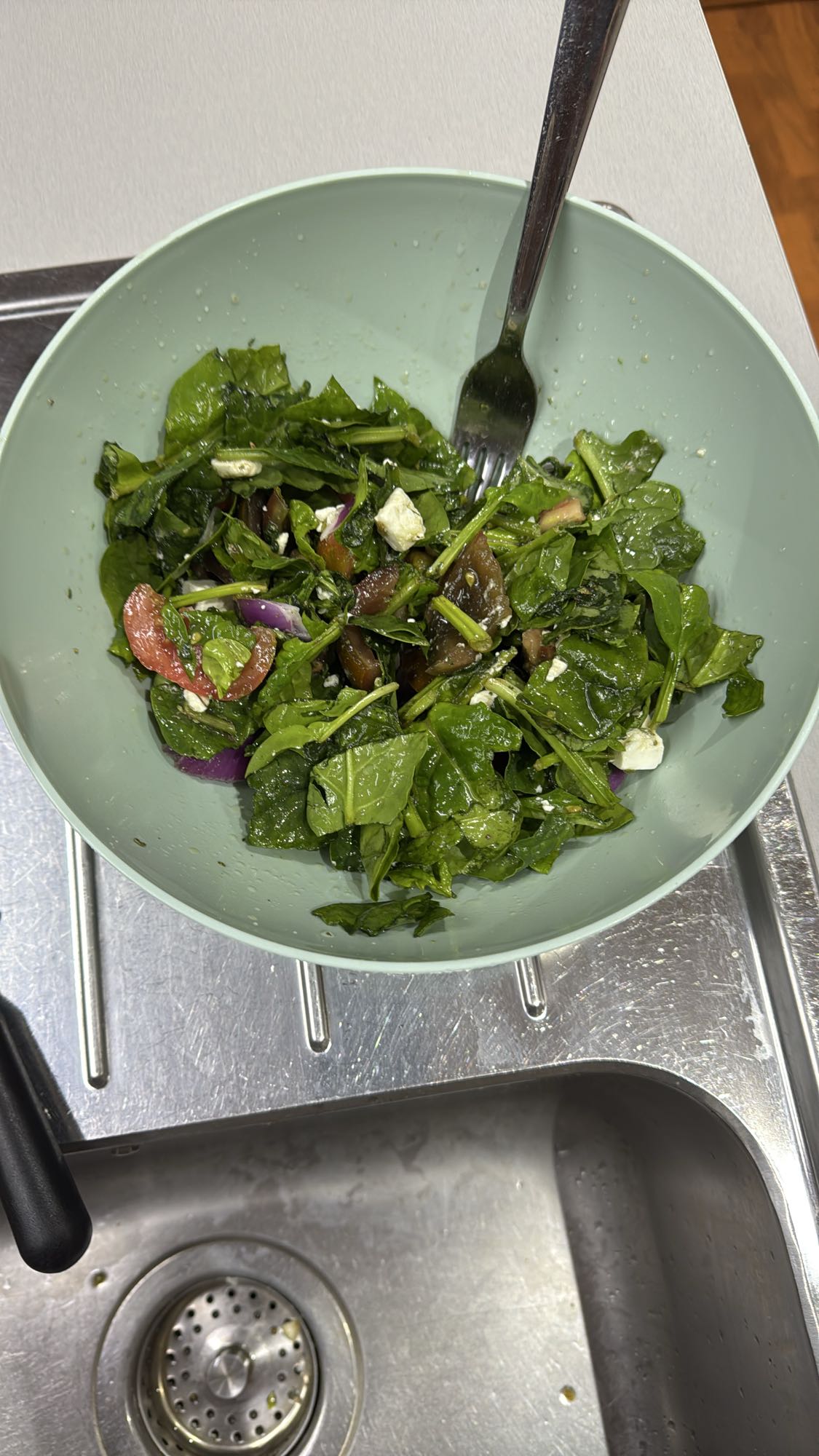 ensalada de espinaca fresca