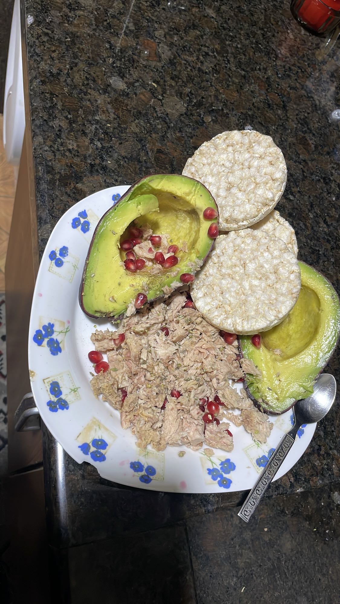 Tuna Avocado Rice Cakes