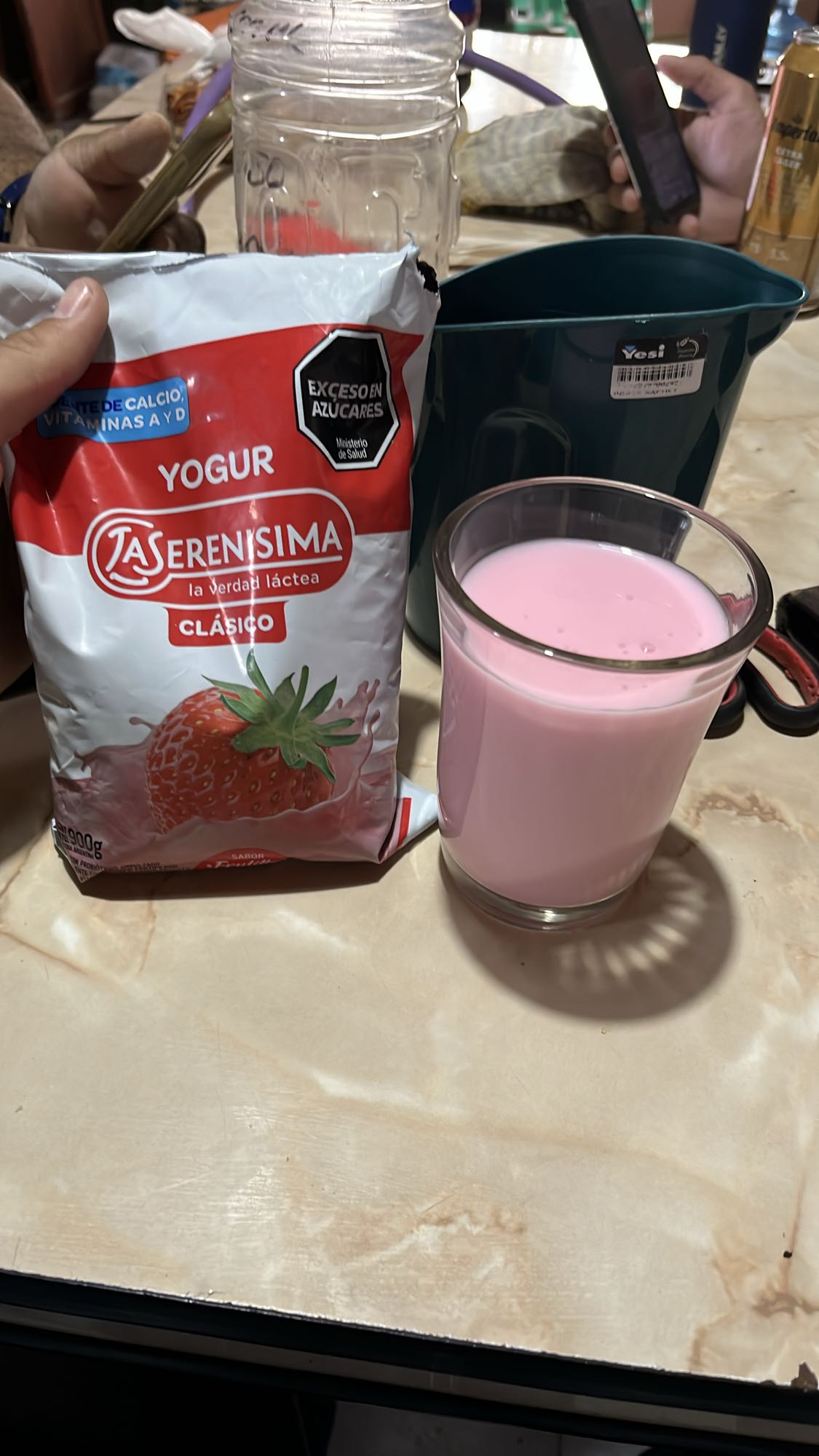 vaso de yogur de fresa