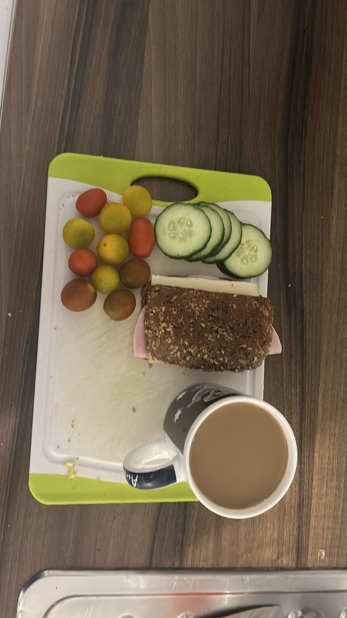 Desayuno con café y bocadillo