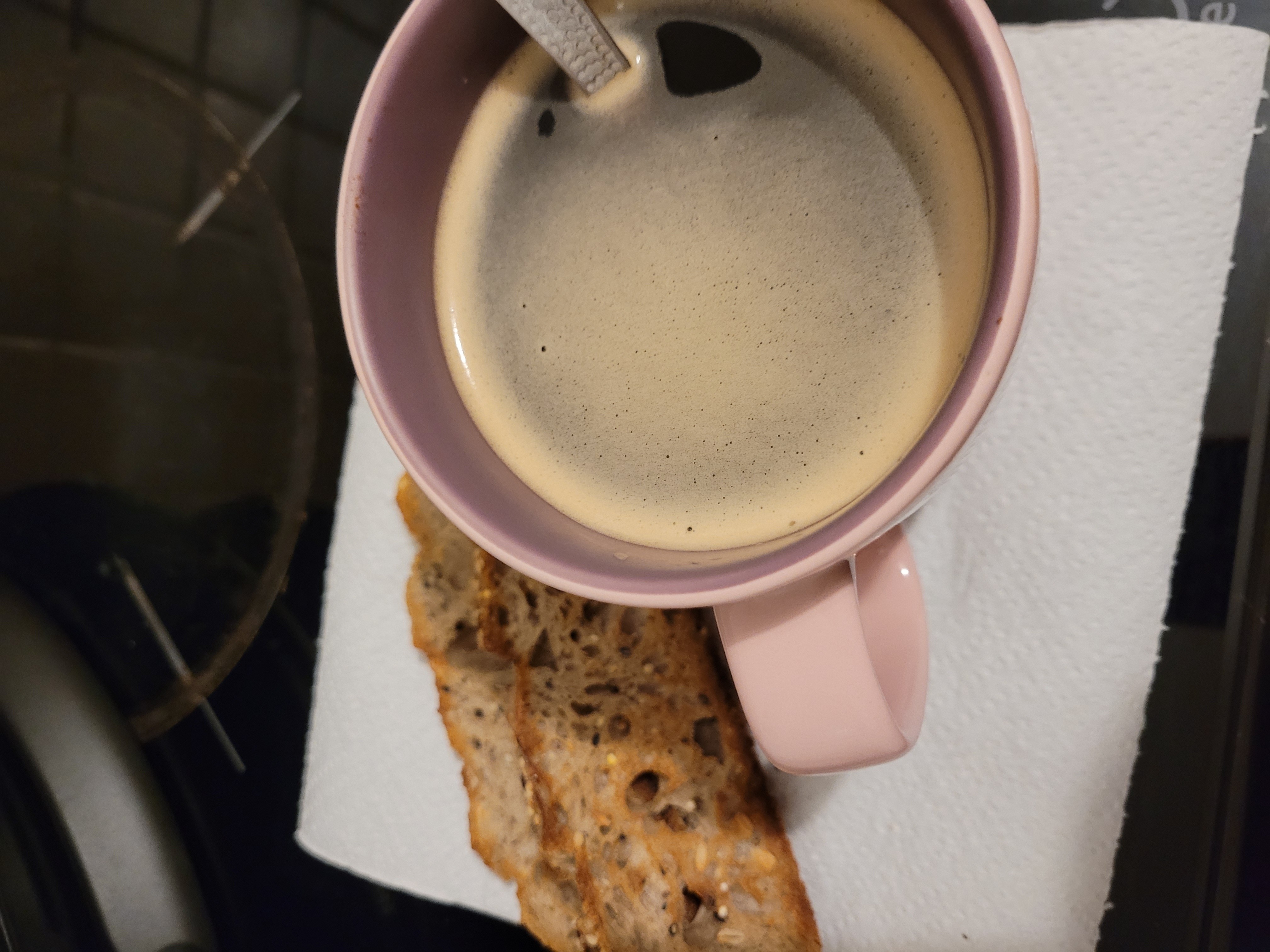 Café et pain aux graines