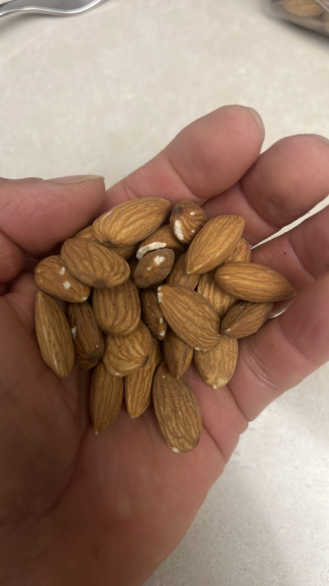 Badem atıştırmalık