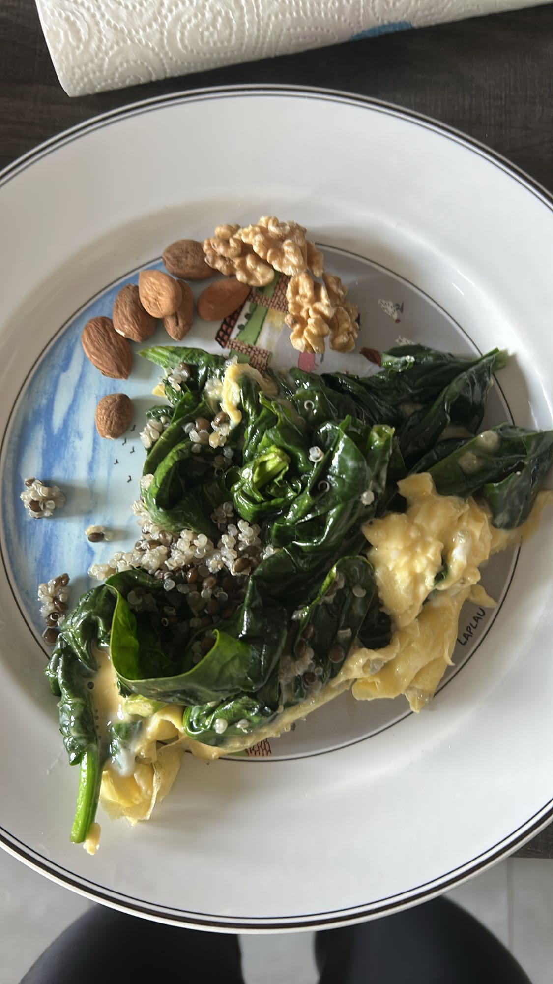 Oeufs, épinards et noix