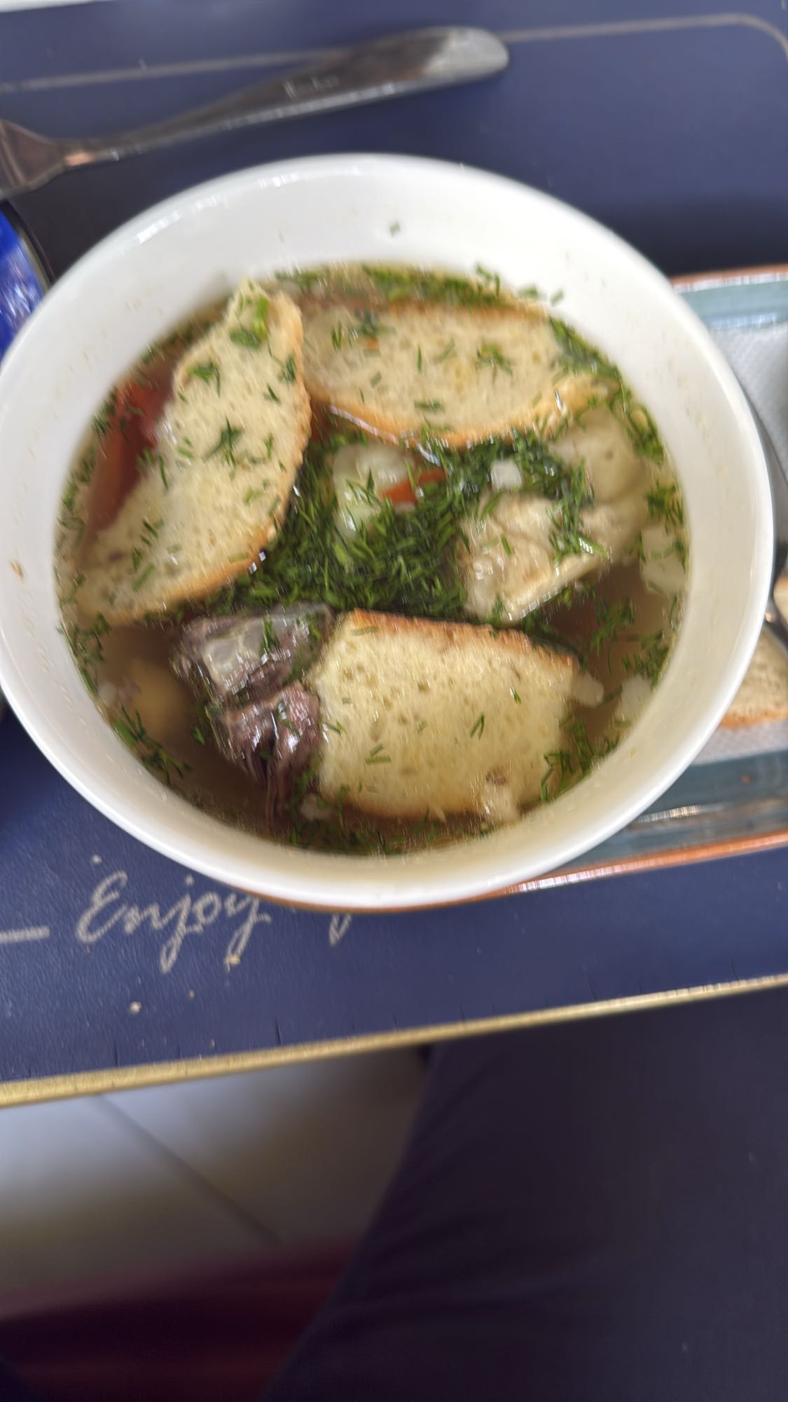 говяжий суп с гренками