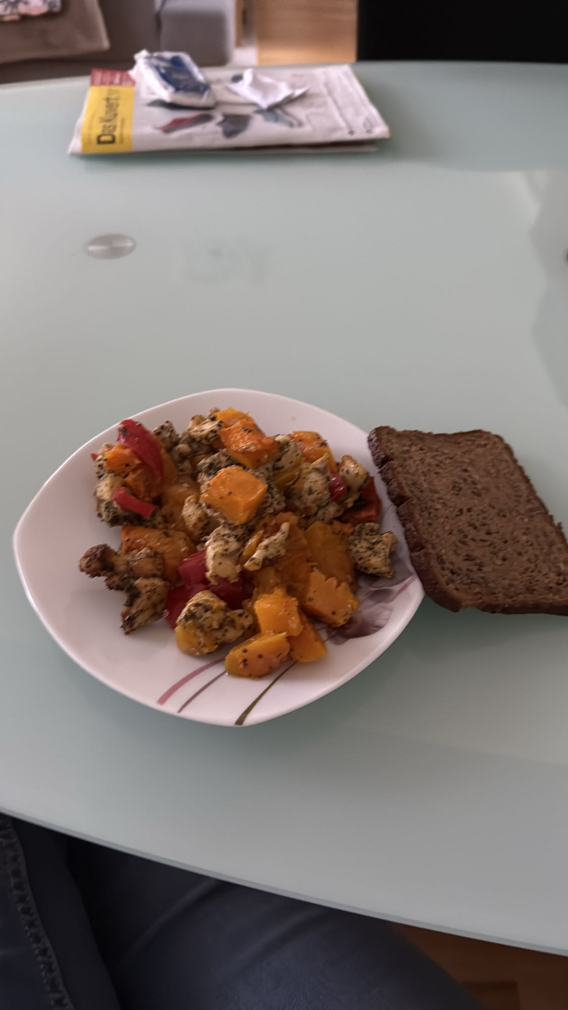 Hähnchen mit Paprika & Brot
