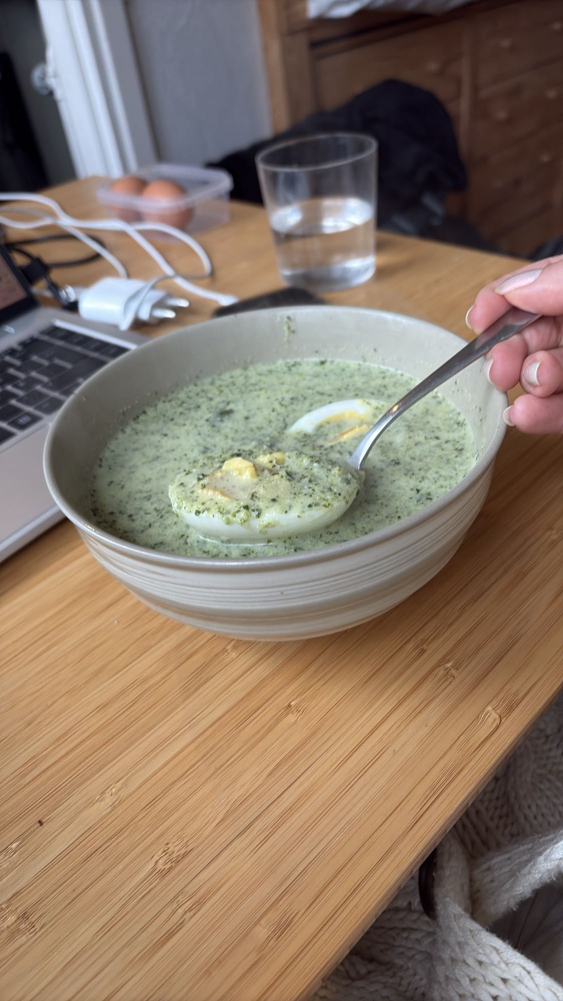 Broccolisoppa med ägg