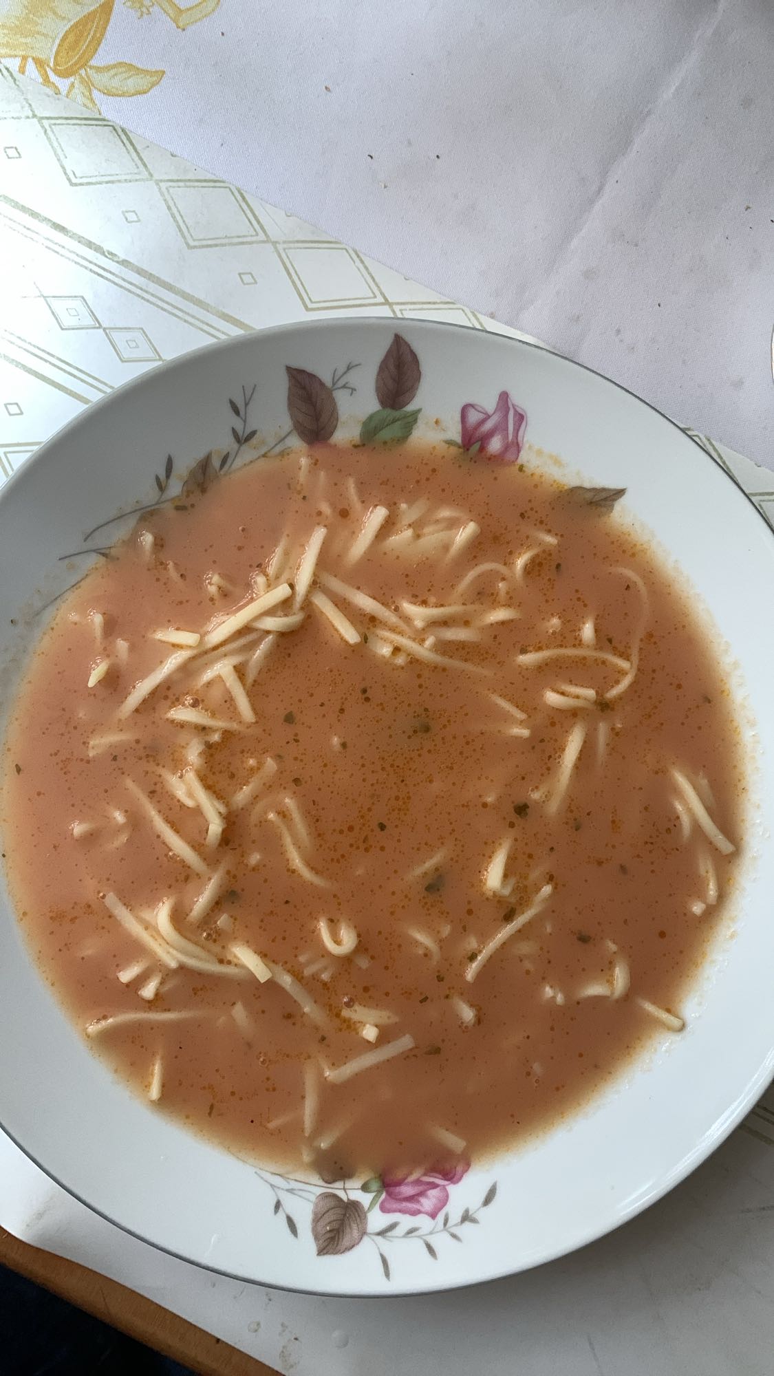 zupa pomidorowa z makaronem