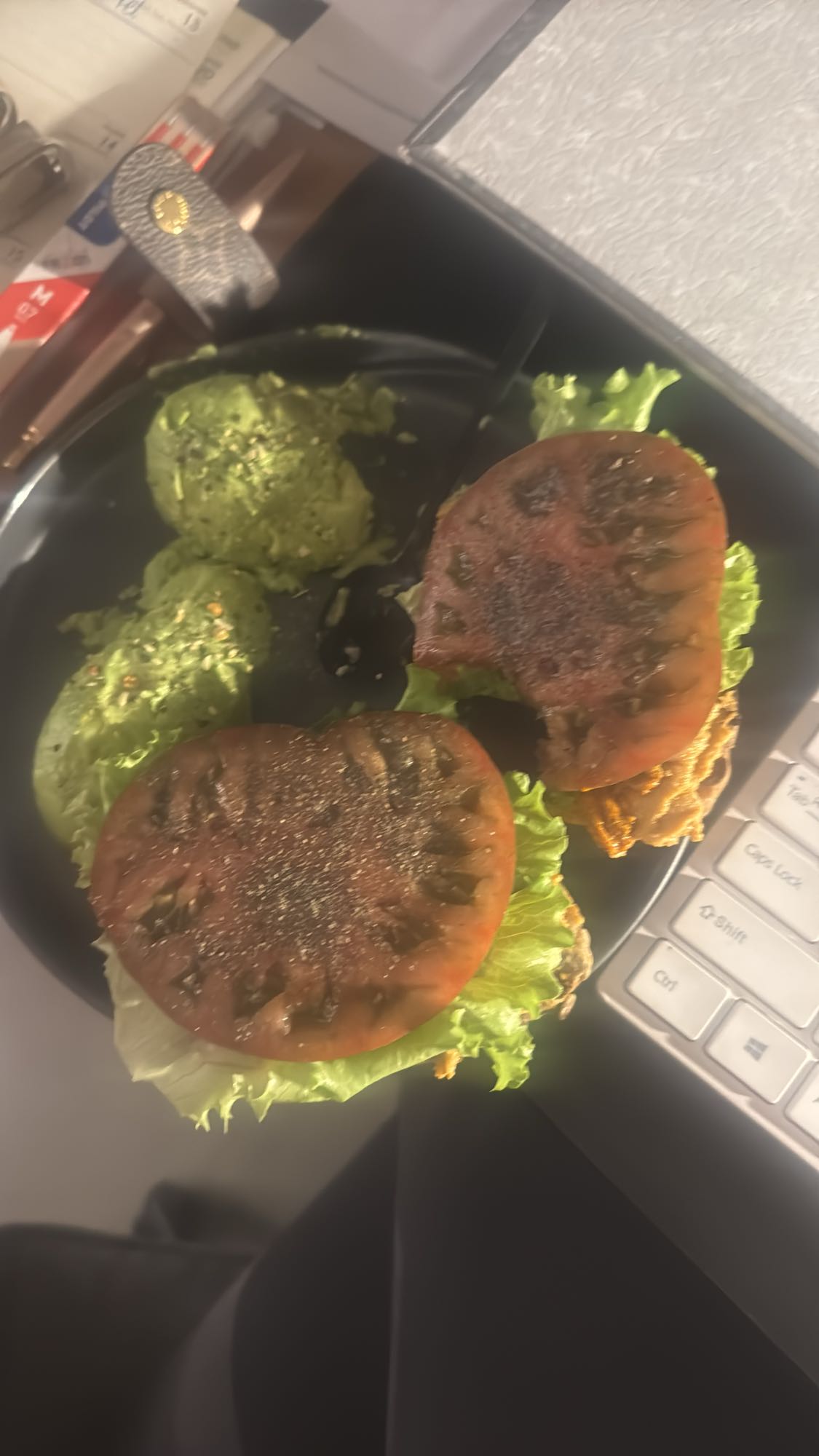 kanapki z kurczakiem i awokado