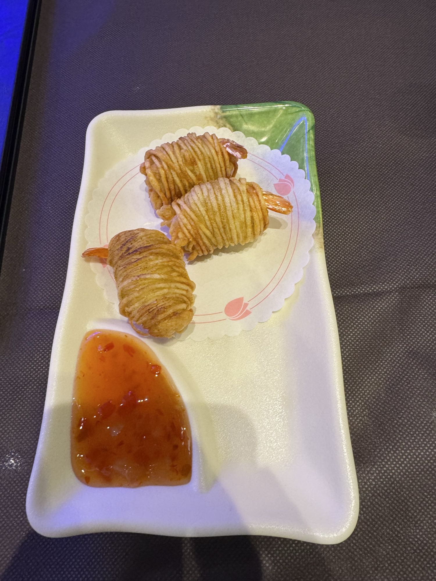 Patates sarılı karides