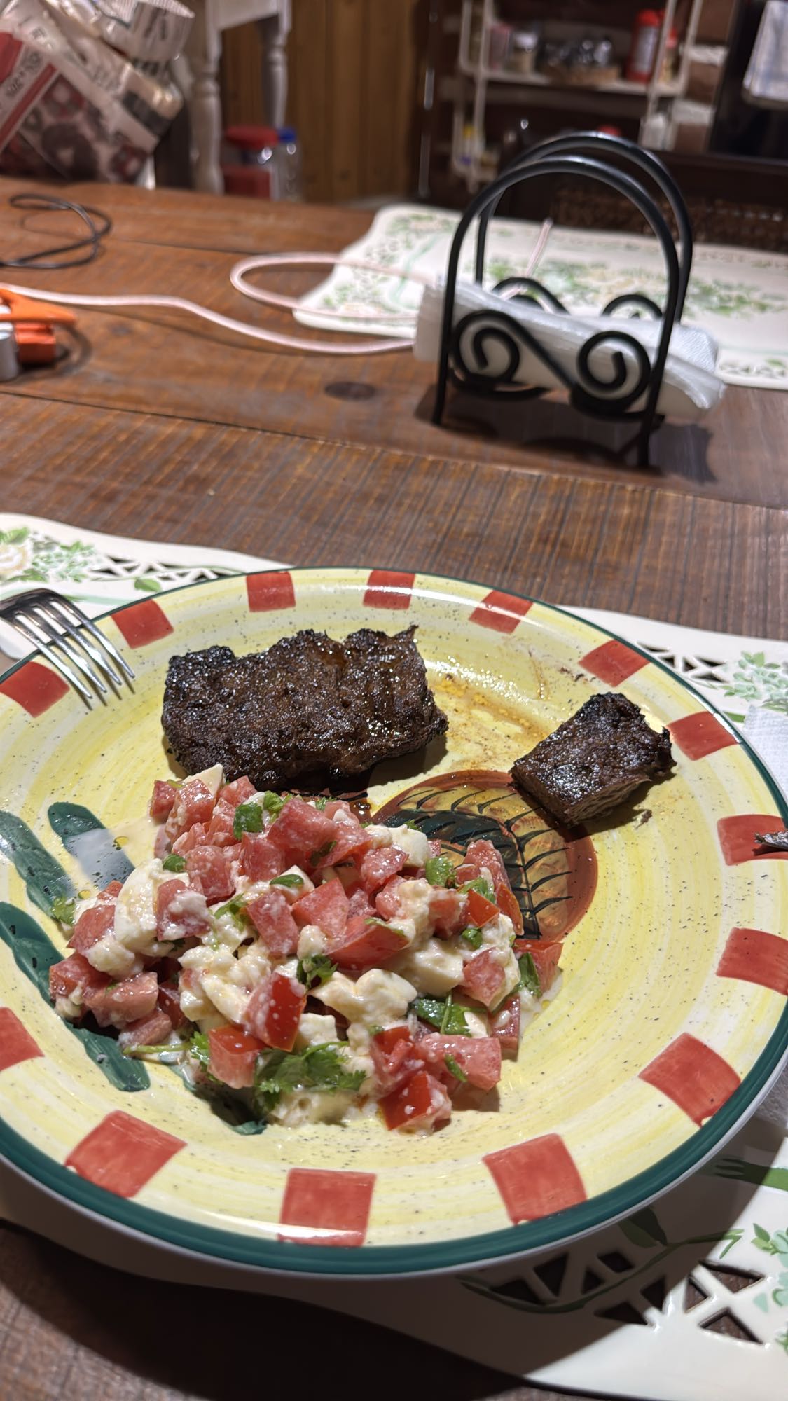 Bistec con ensalada fresca