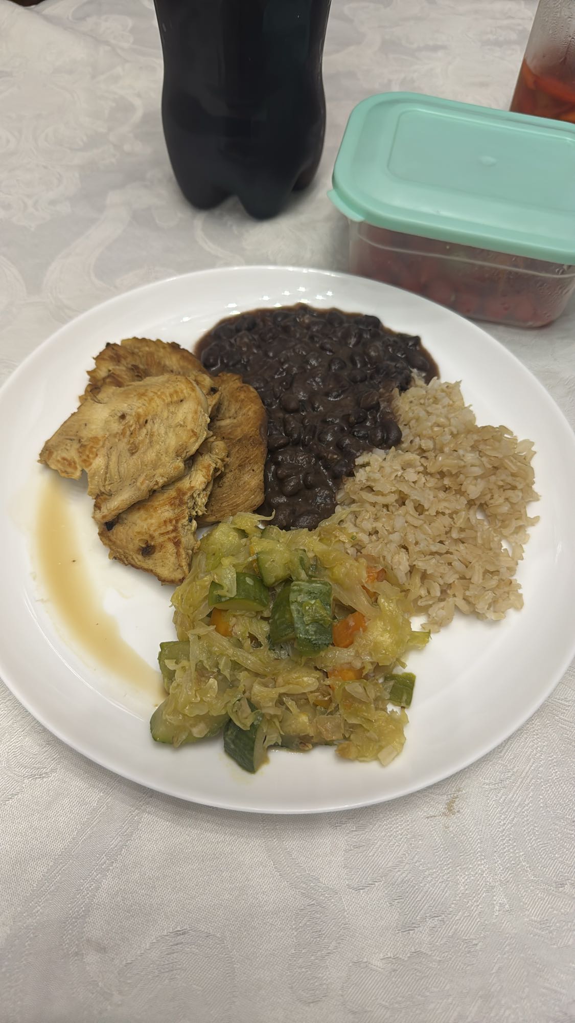 Frango com arroz e legumes