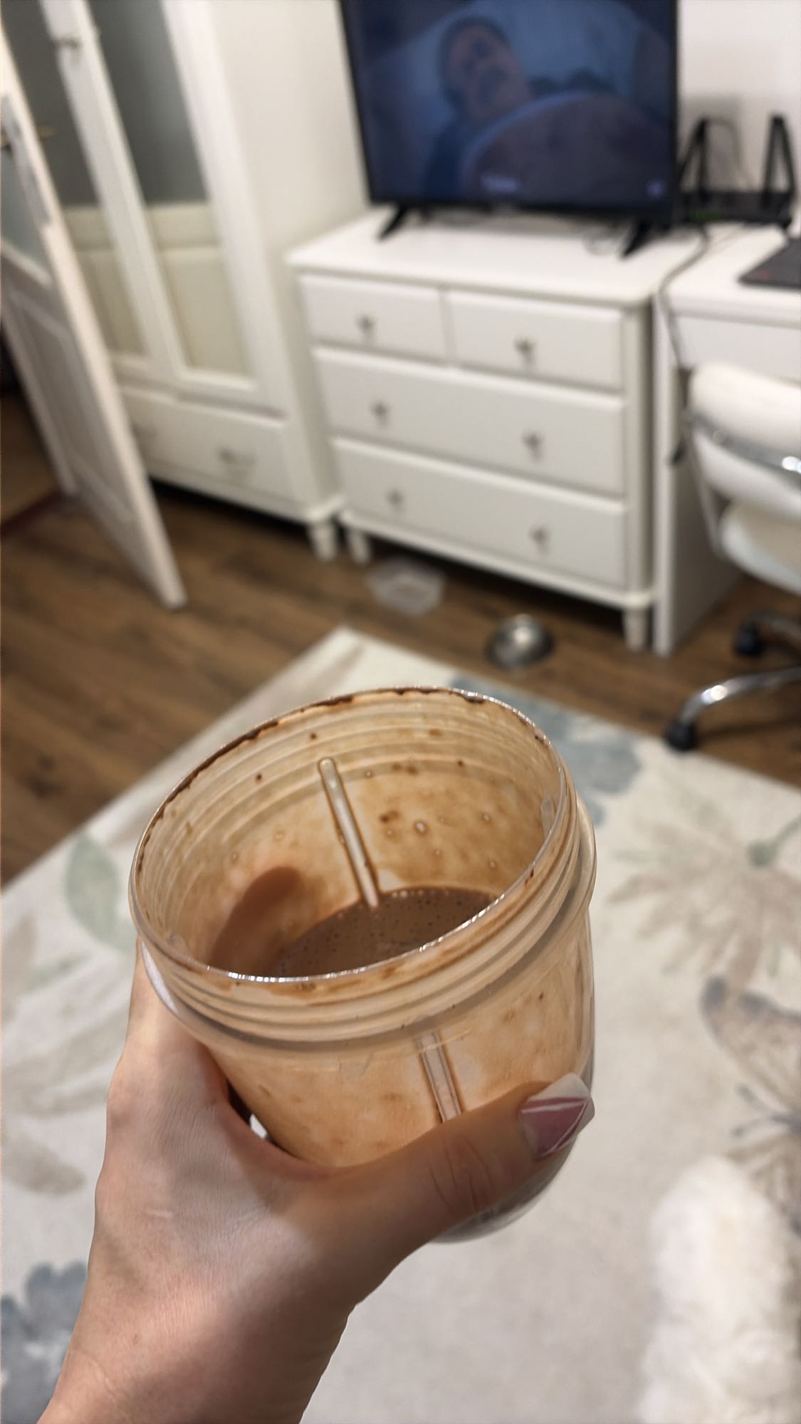 Smoothie cu kefir, banană și cacao