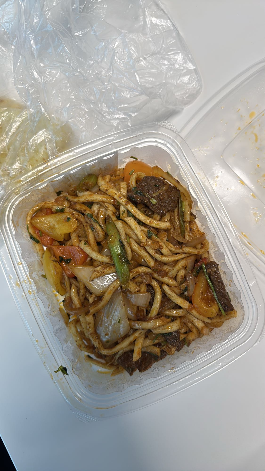 лапша с говядиной и овощами