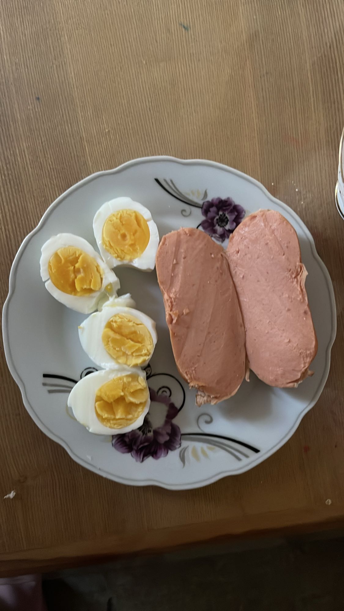 Яйца и колбаса