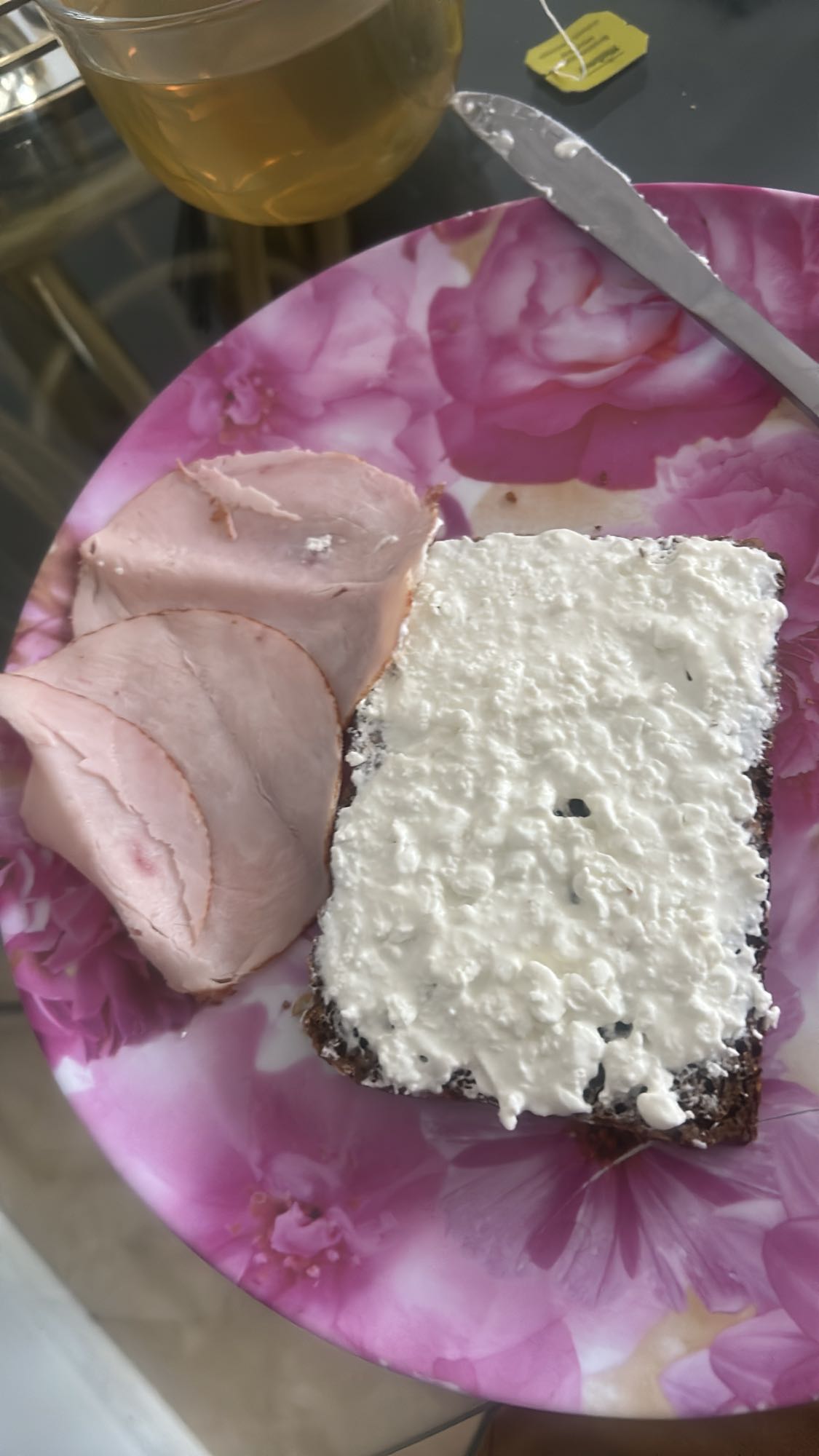 Käsebrot mit Putenbrust