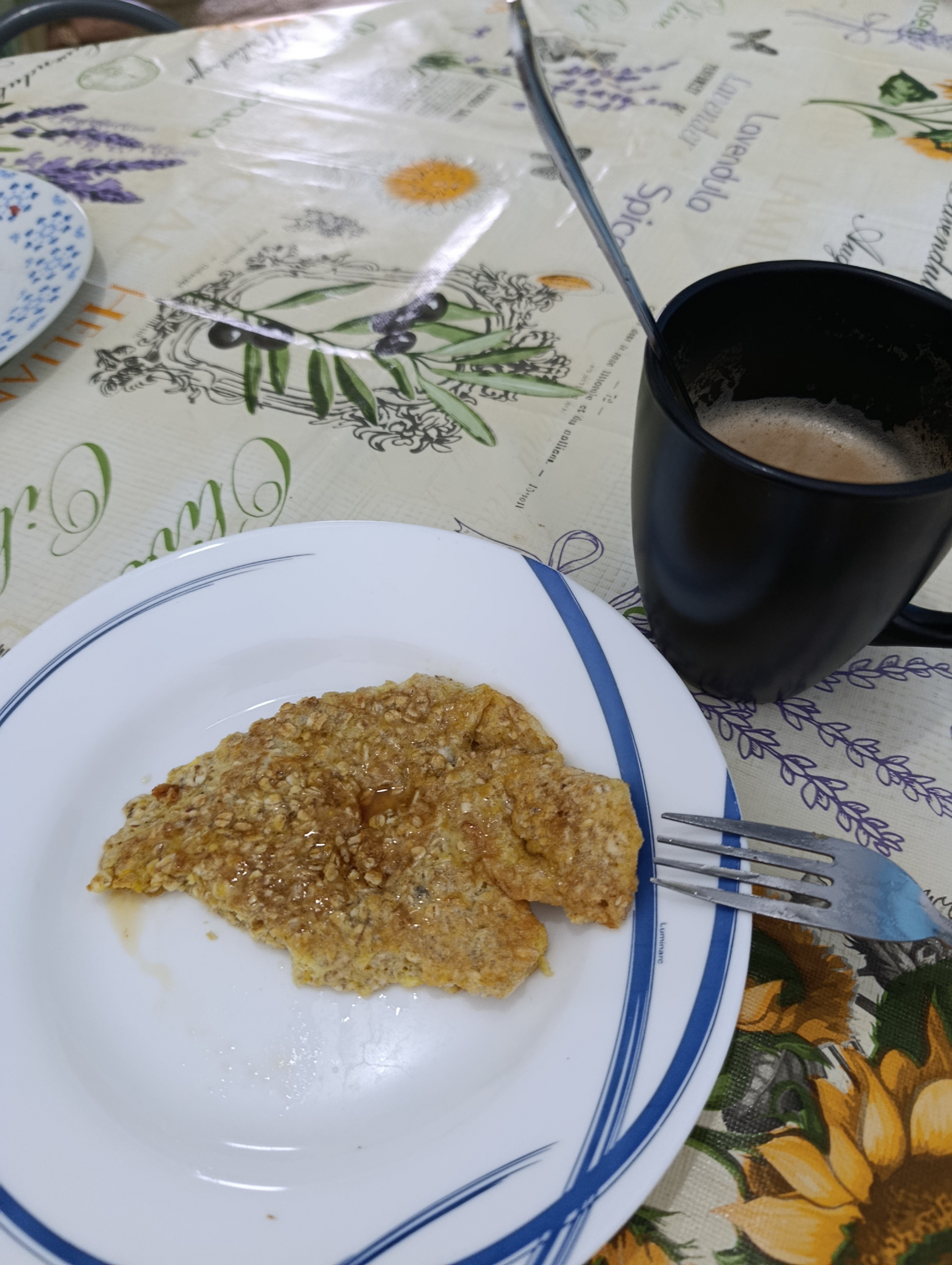 Tortilla de avena y café