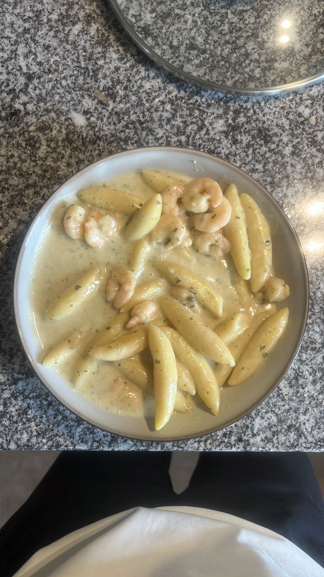 Garnelenpasta in Sahnesoße