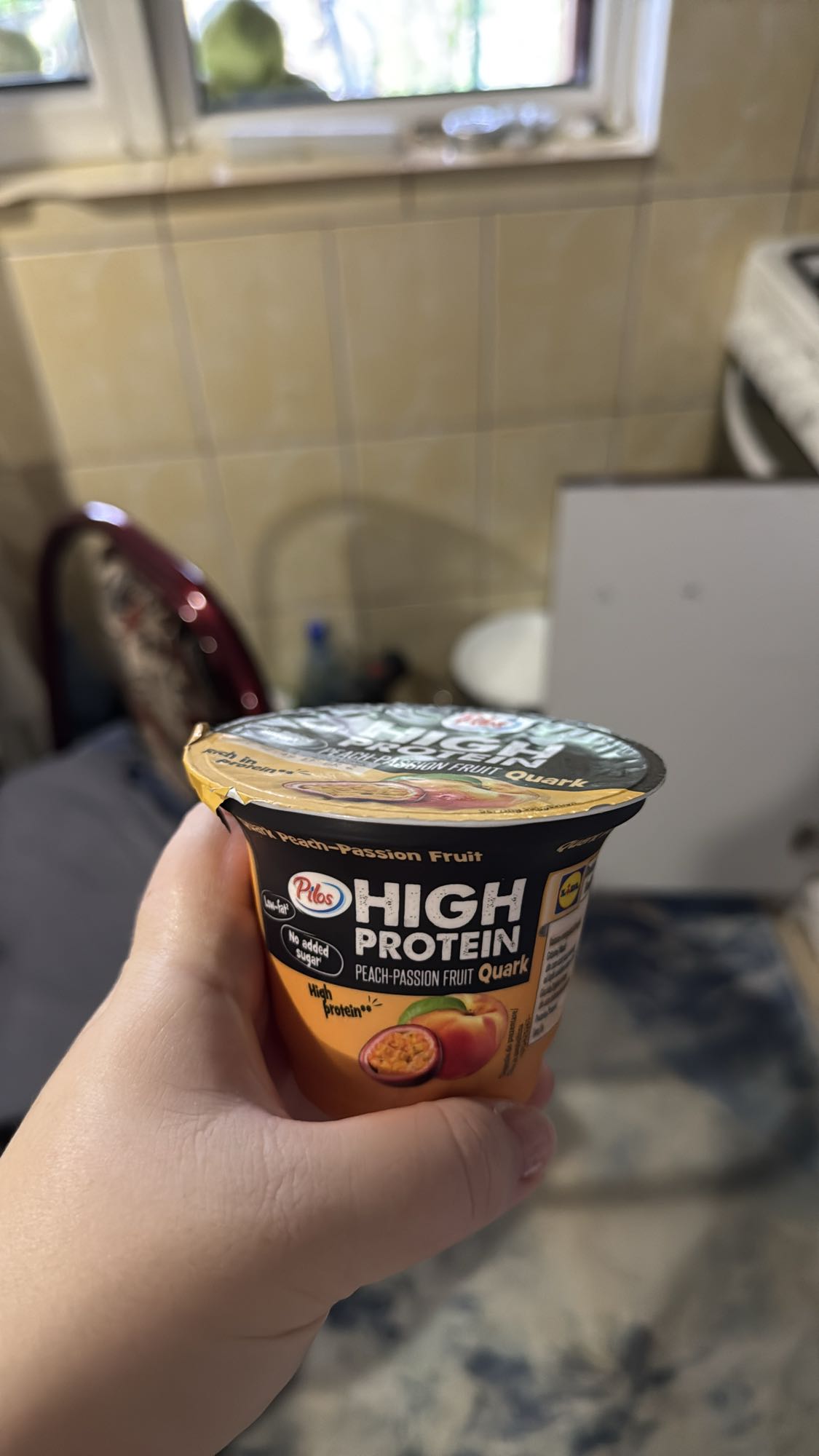 Quark piersică-fructul pasiunii